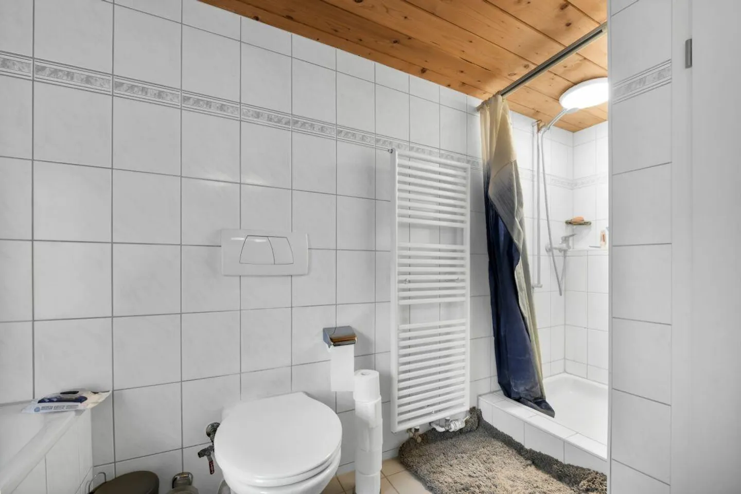 Vivere con carattere: Appartamento ristrutturato di 3,5 stanze in una posizione tranquilla - Foto 6 di 13