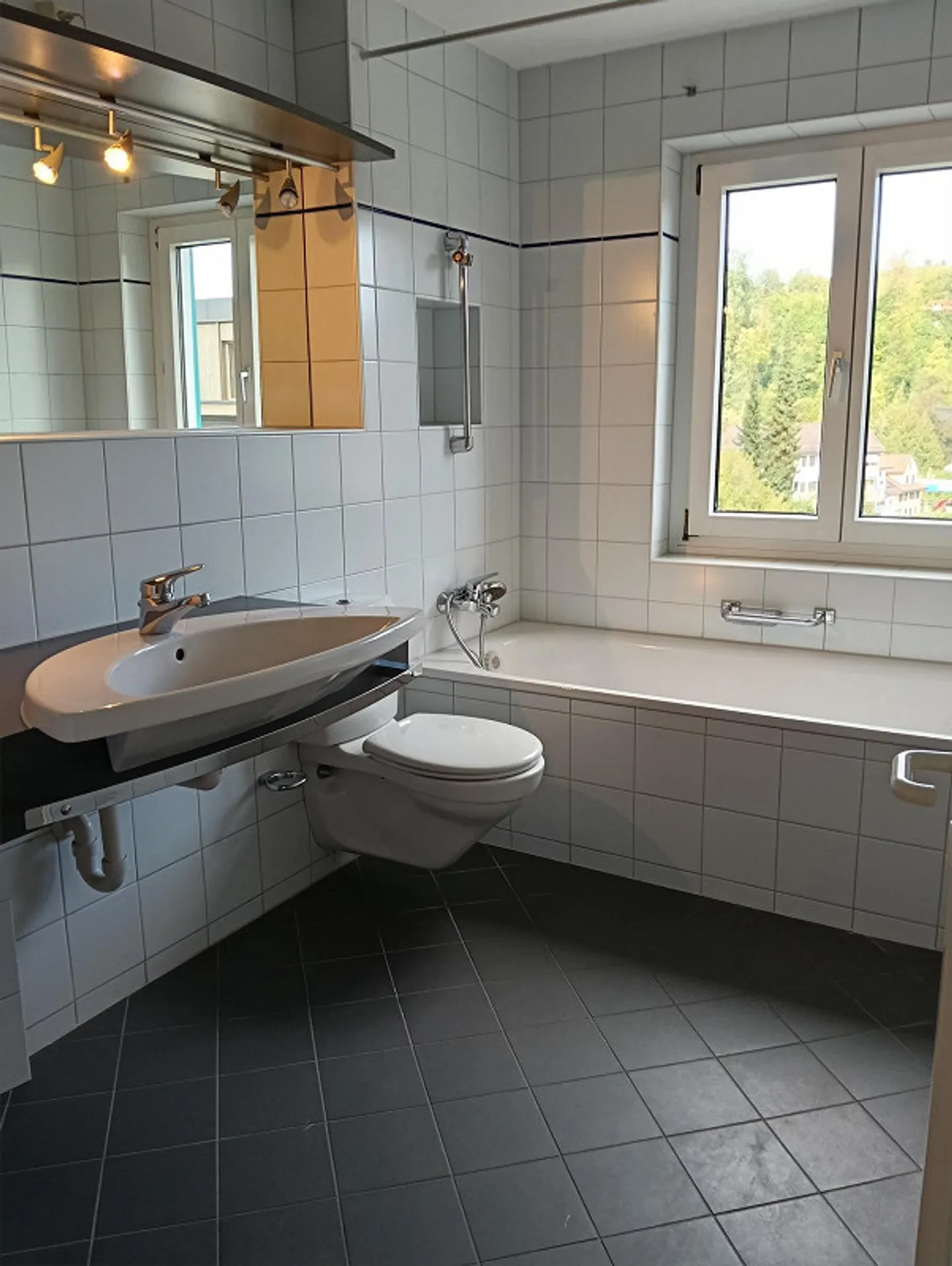 Charmante Wohnung in Langnau - Foto 4 von 9