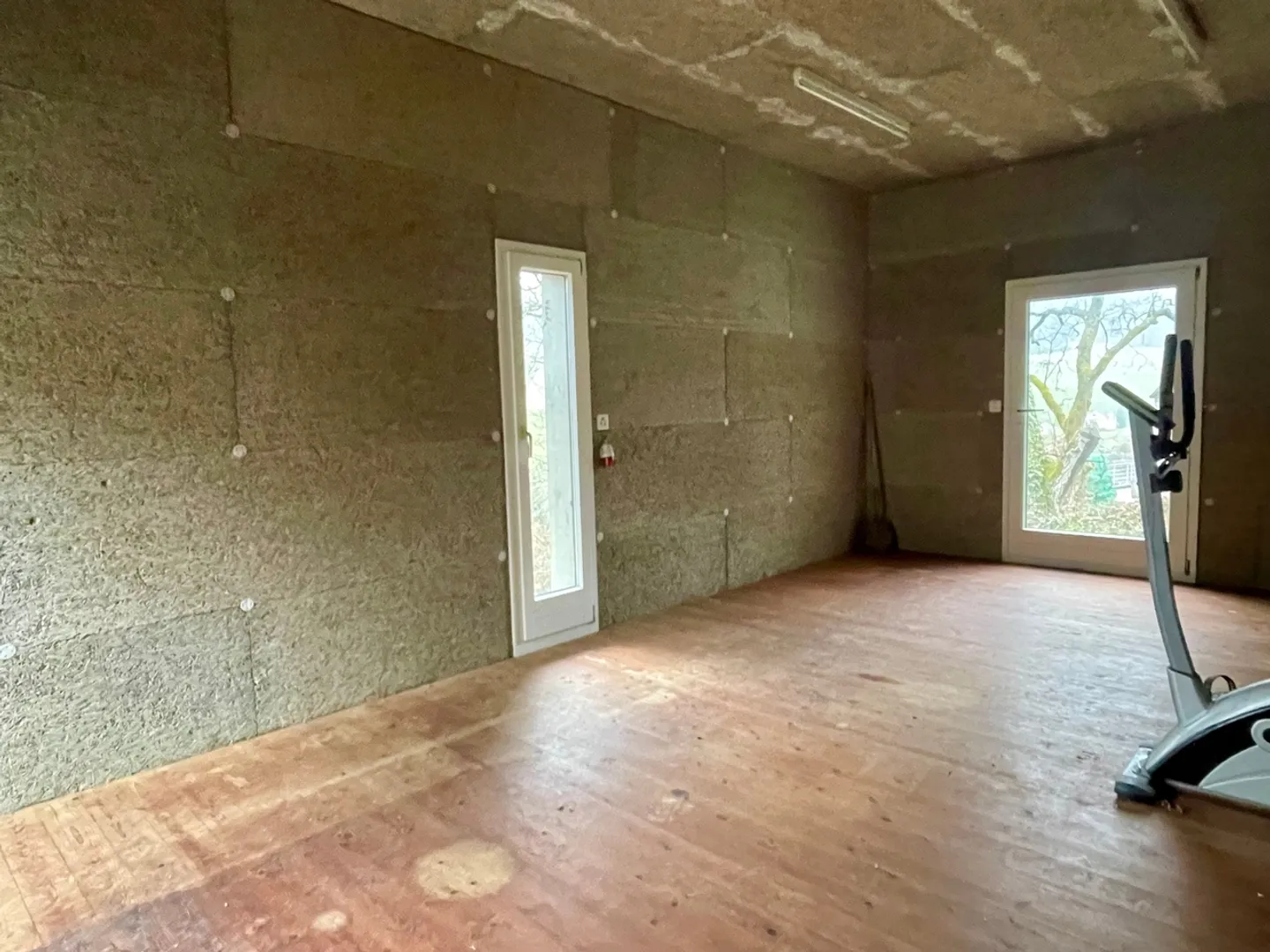 Spacious 5.5-room single-family house with garden and garden shed in Wislikofen - Photo 11 of 13