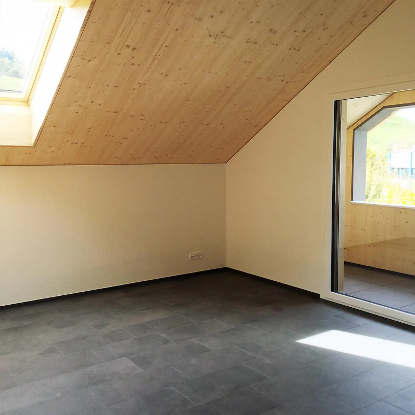 Appartement en Attique 3.5 pièces avec beaucoup de charme - Photo 4 sur 18