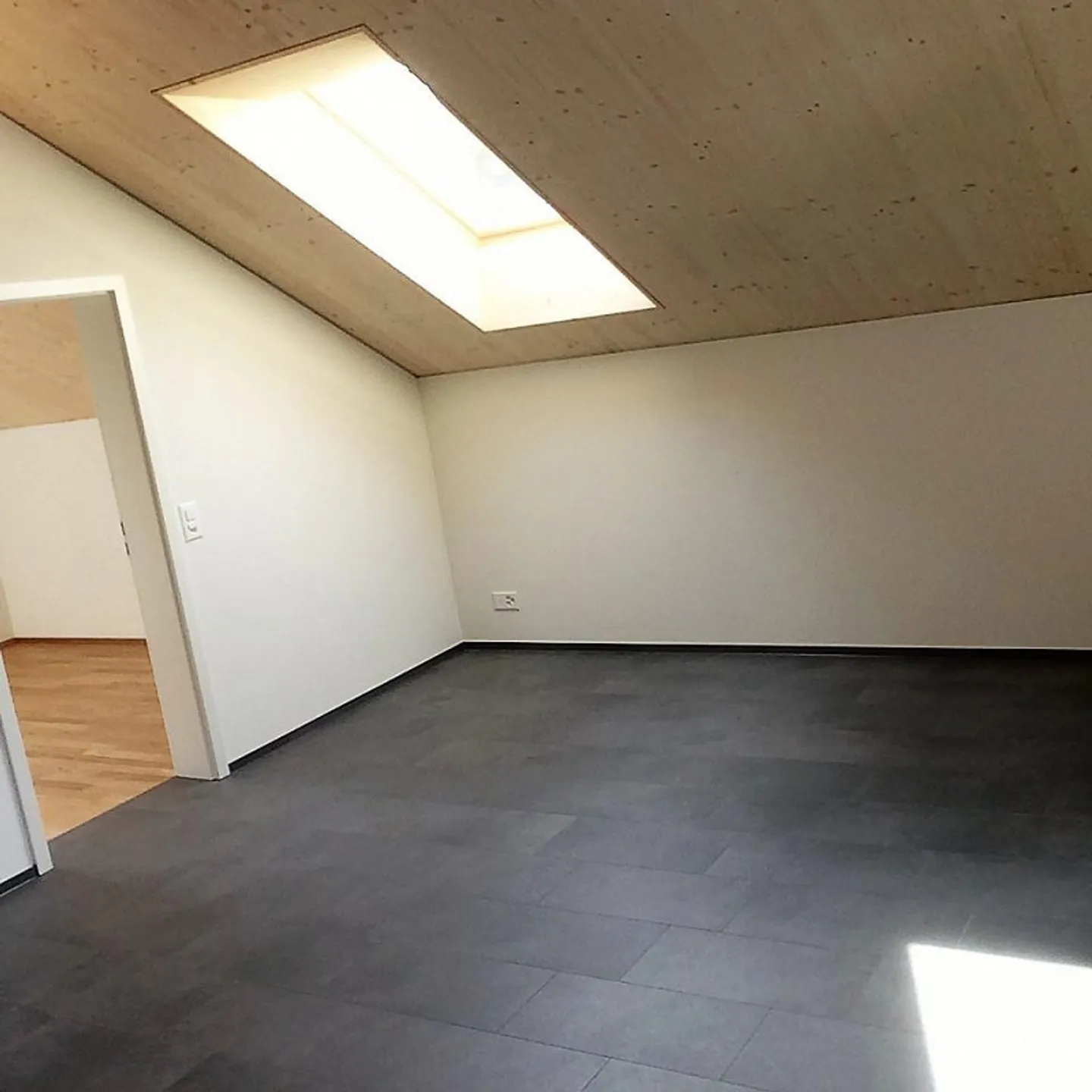 Appartement en Attique 3.5 pièces avec beaucoup de charme - Photo 5 sur 18