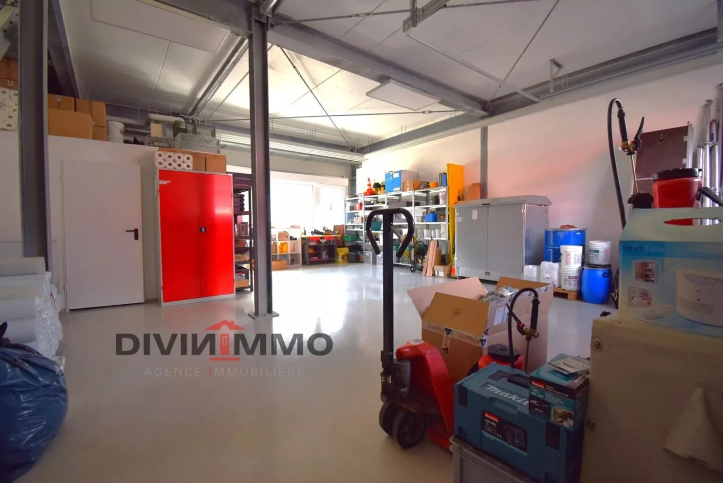 Espace Bureau et Stockage Polyvalent - Photo 3 sur 6