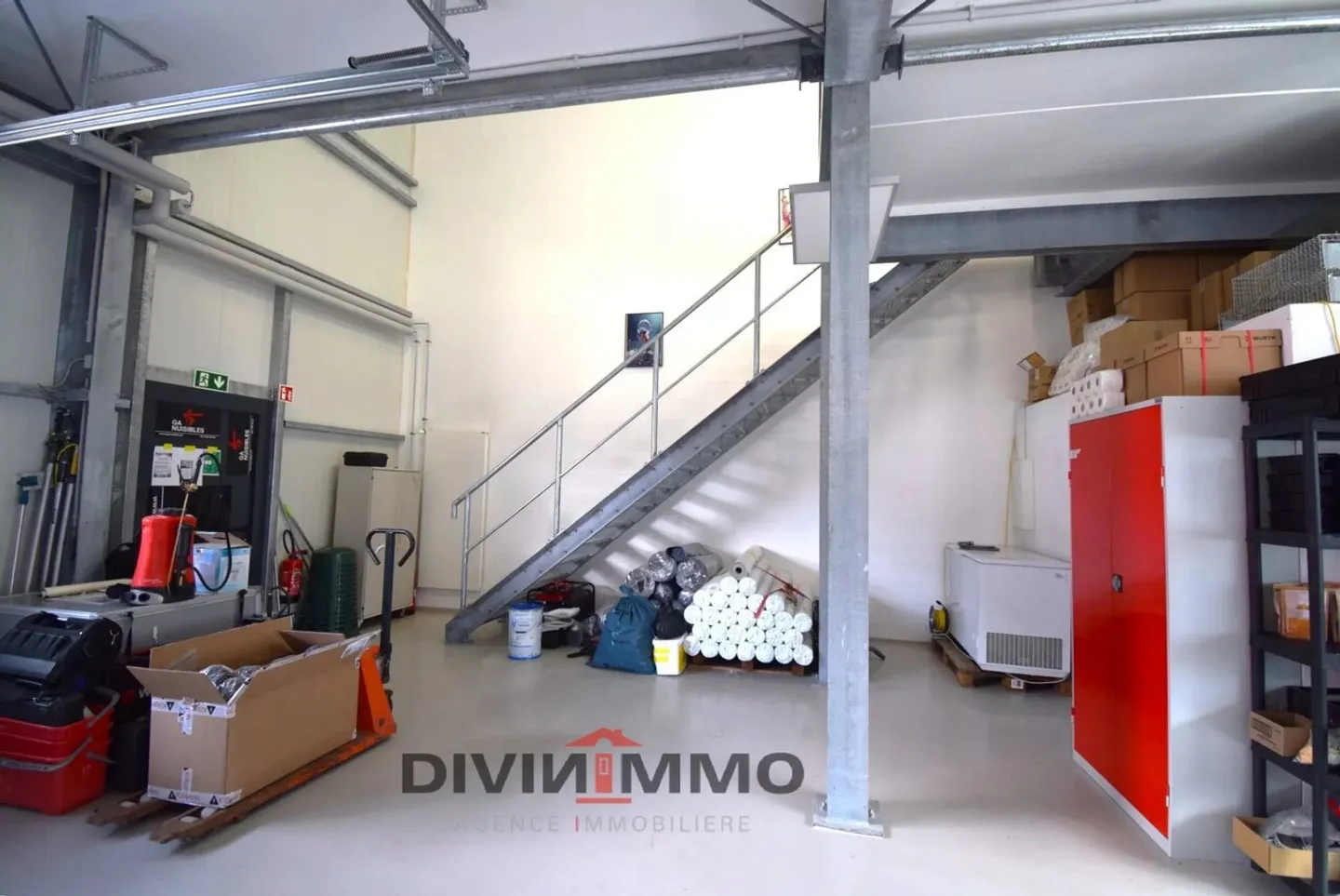 Espace Bureau et Stockage Polyvalent - Photo 4 sur 6