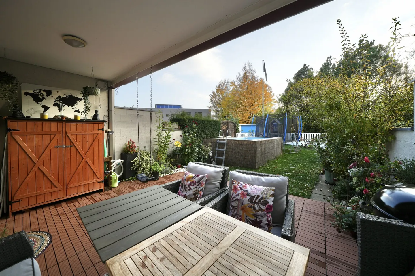 SPACIOUS TERRACED FAMILY HOUSE WITH A DREAM VIEW OF THE CASTLE RUINS - Photo 2 of 8