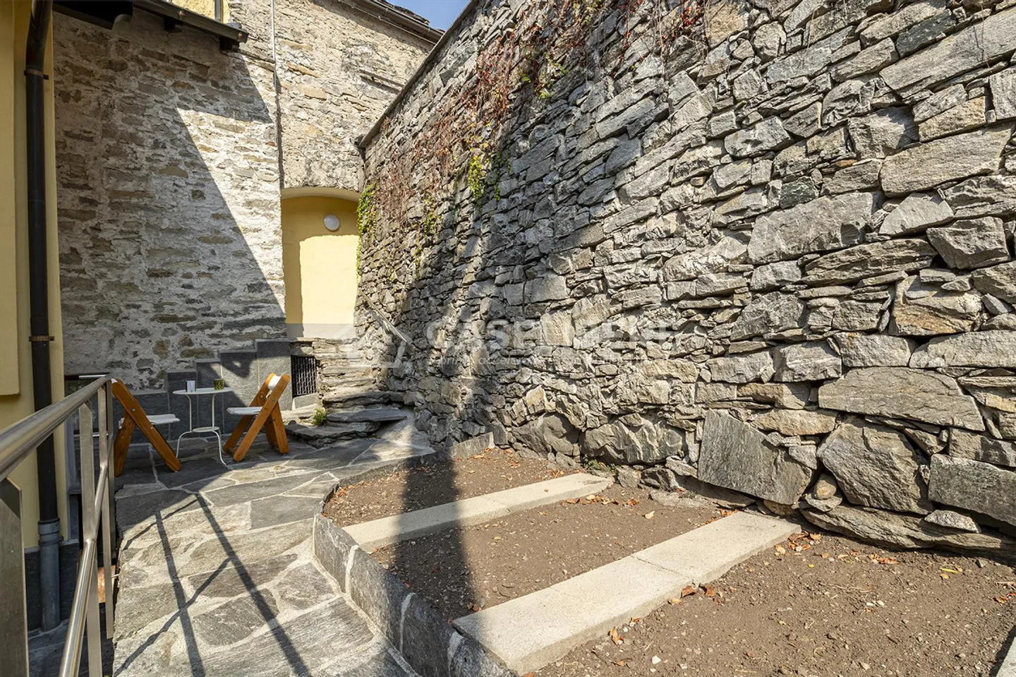 CHARACTERISTIC 3.5 ROOMS IN TEGNA + STUDIO AND CAVE - Photo 21 of 28