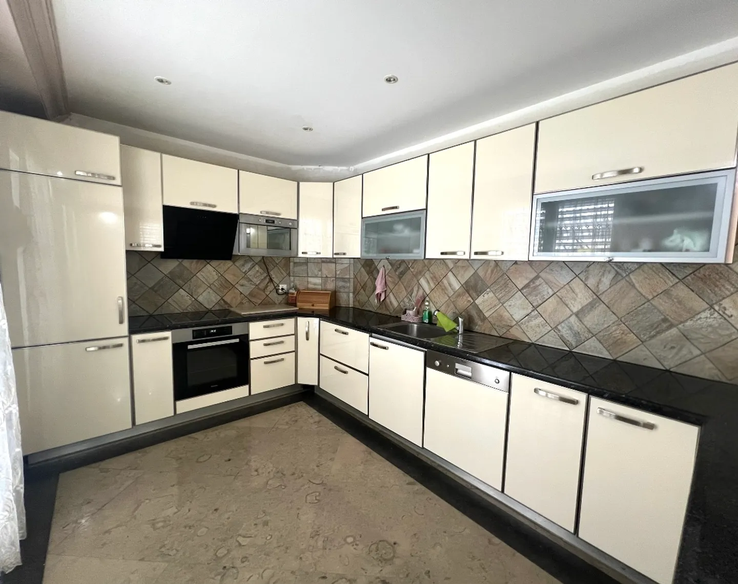 Villa 8.5 pièces - Photo 5 sur 11