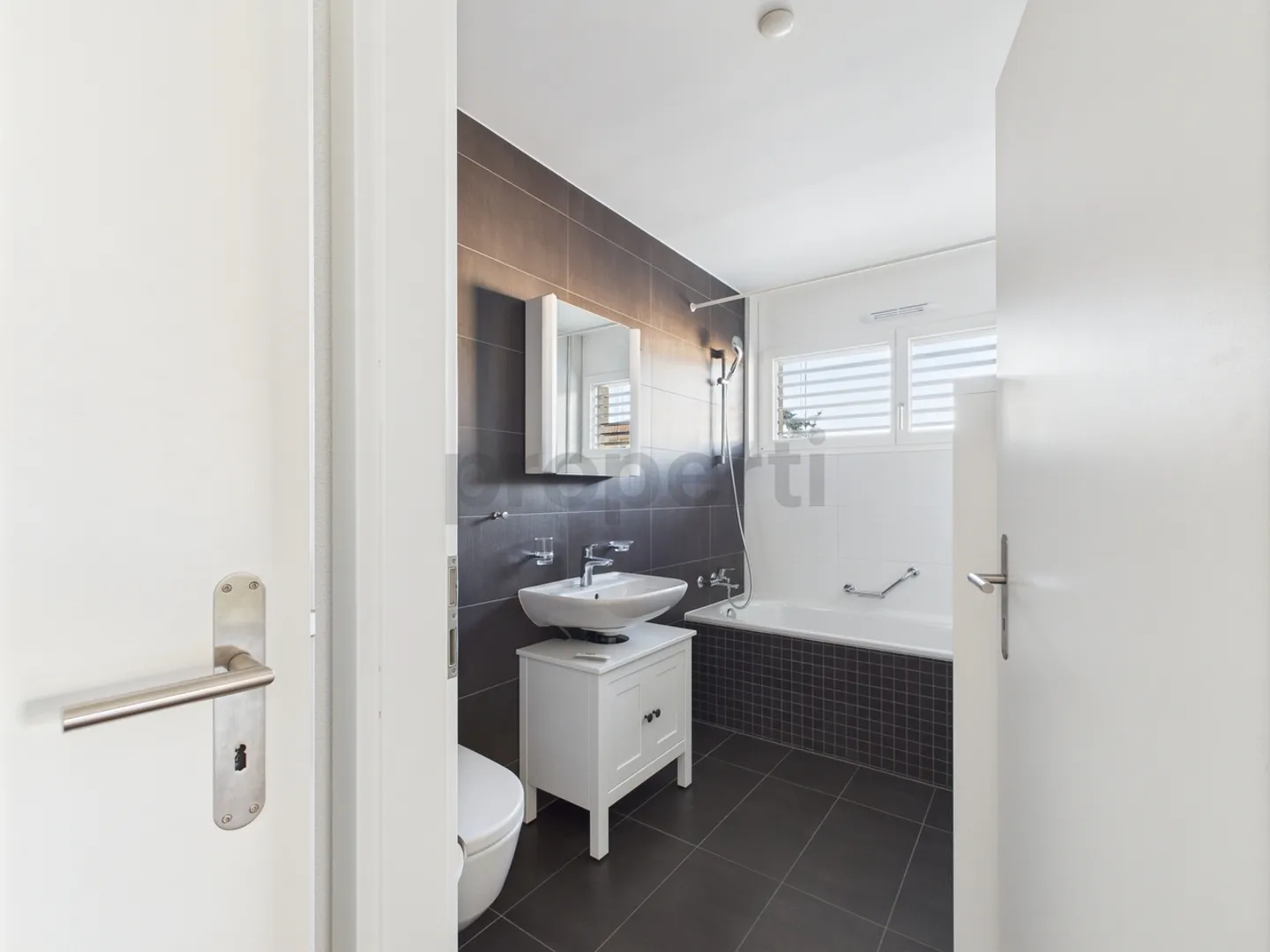 Appartement Moderne avec Balcon Ensoleillé - Photo 9 sur 12