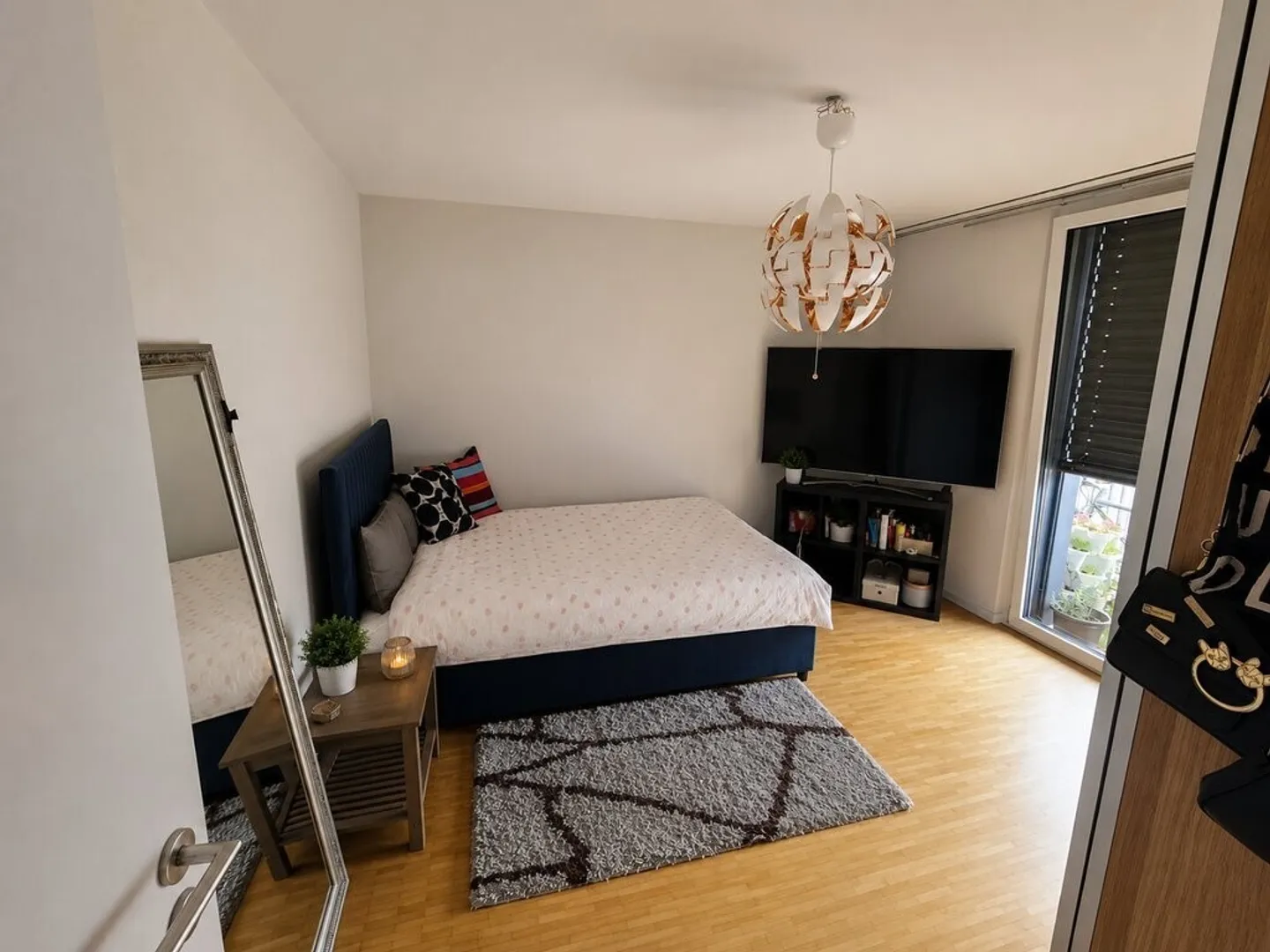 Joli appartement de 2,5 p au 2 étage, idéalement situé. - Foto 1 di 3