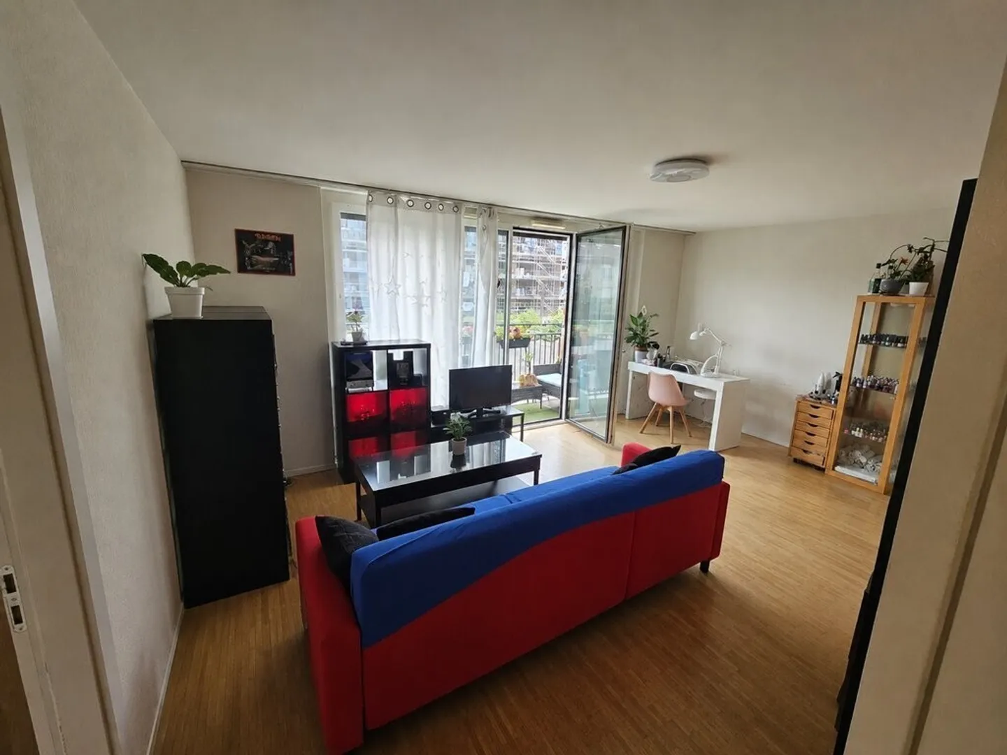 Joli appartement de 2,5 p au 2 étage, idéalement situé. - Foto 3 di 3