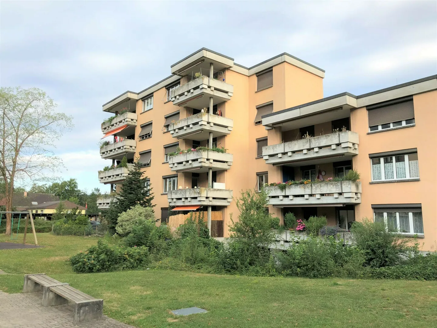 Appartement moderne avec espace de jardin - Photo 1 sur 8