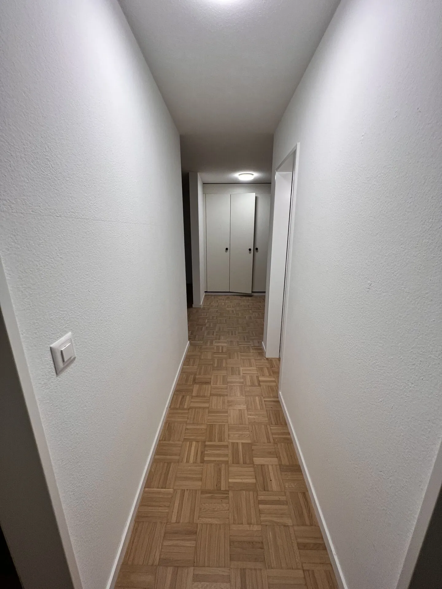 Appartement moderne avec espace de jardin - Photo 3 sur 8