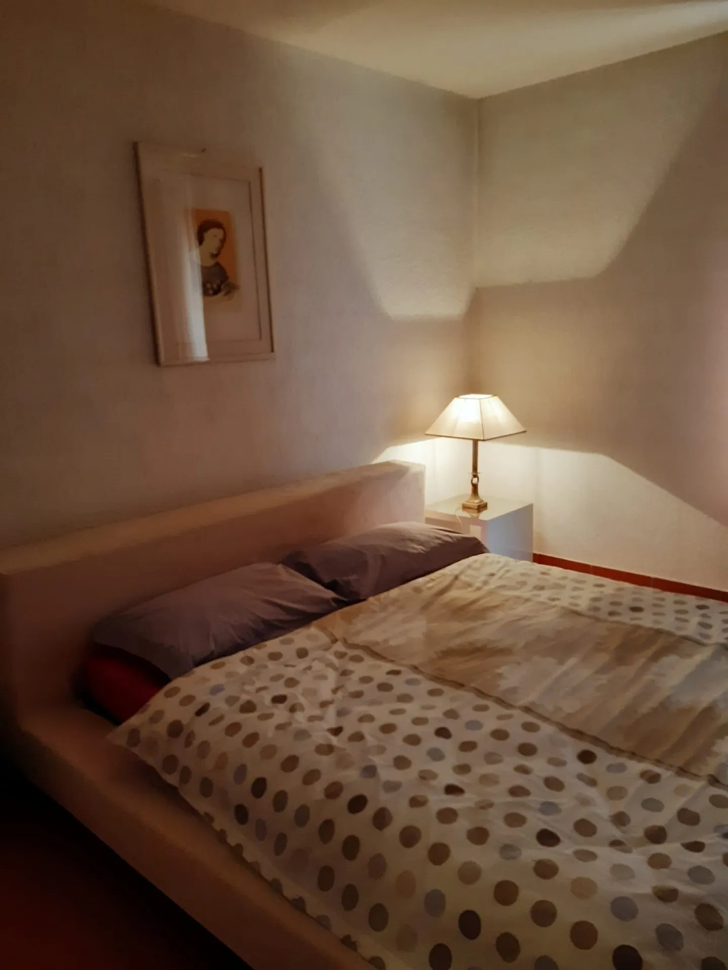 Attraktive 2.5-Zimmer-Wohnung mit Balkon in AgnoAttraente appartamento di 2,5 locali con balcone ad Agno - Foto 5 di 6