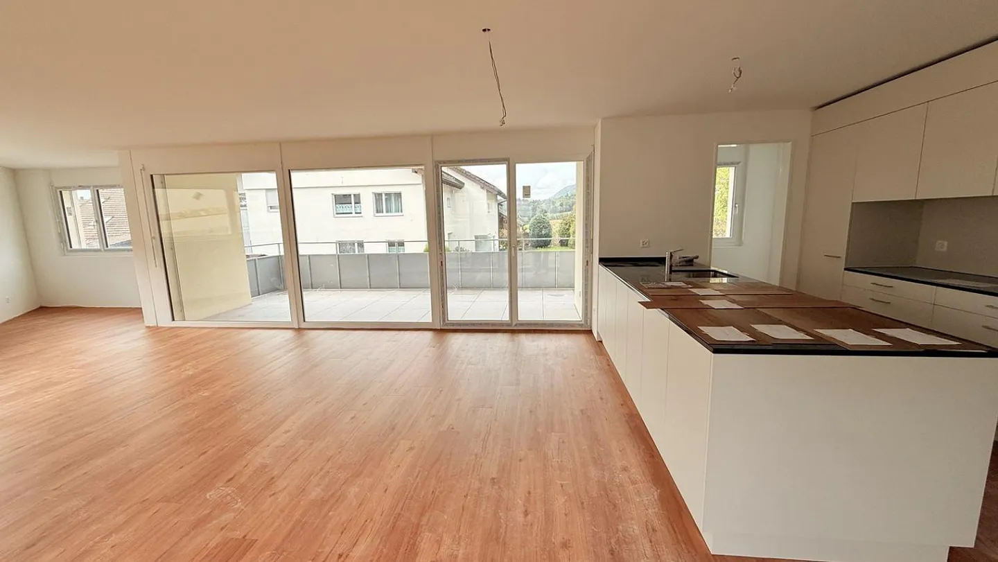 First rental in a quiet and sunny location with a large balcony - Photo 12 of 13