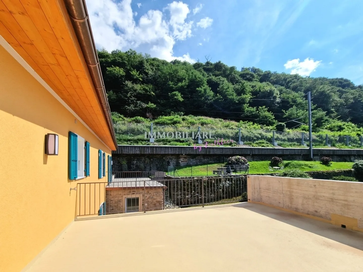 Appartement de vacances rénové avec grande terrasse - Photo 2 sur 9