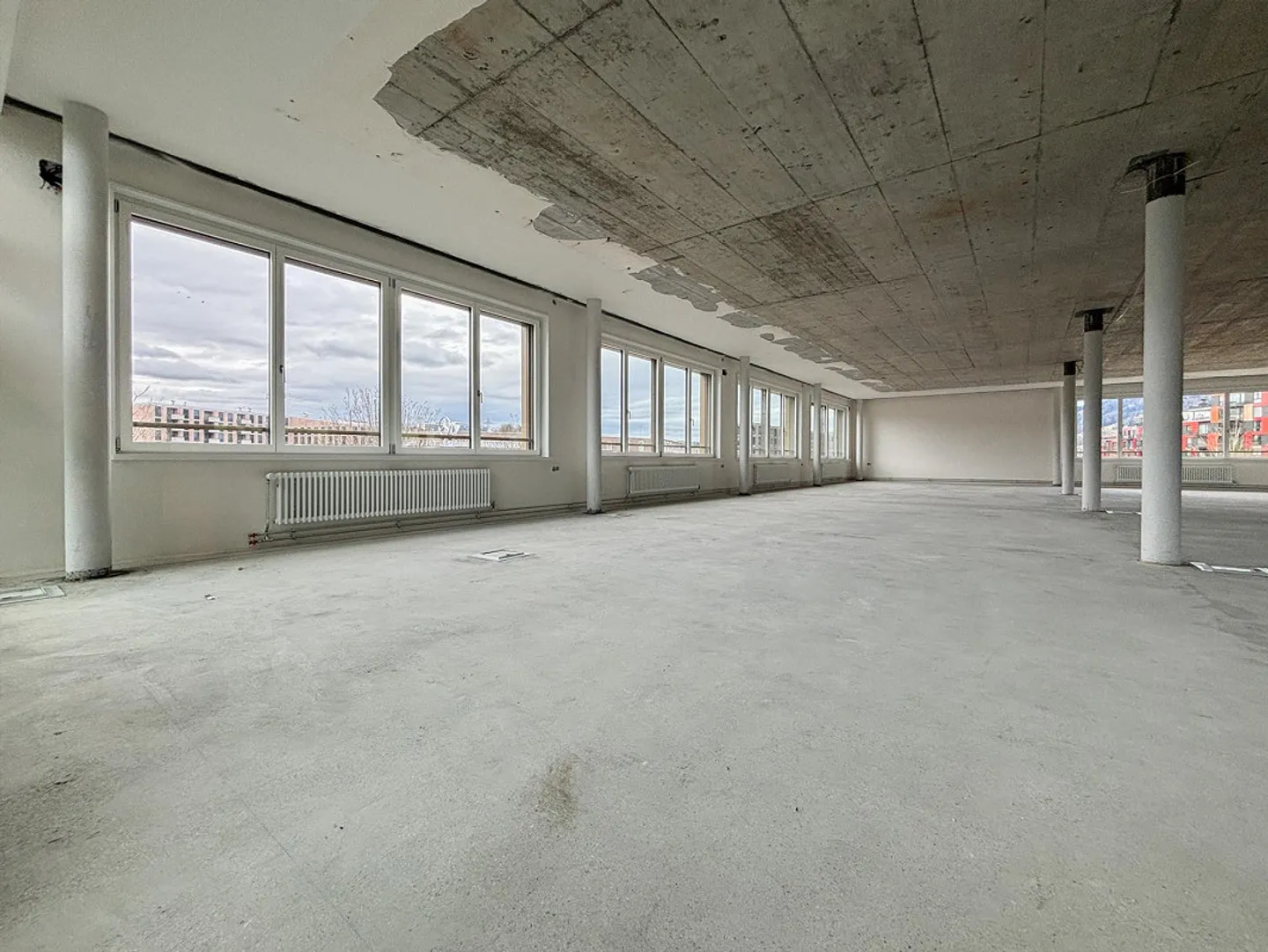 Spazi commerciali moderni in una posizione privilegiata ad Adliswil! - Foto 4 di 6