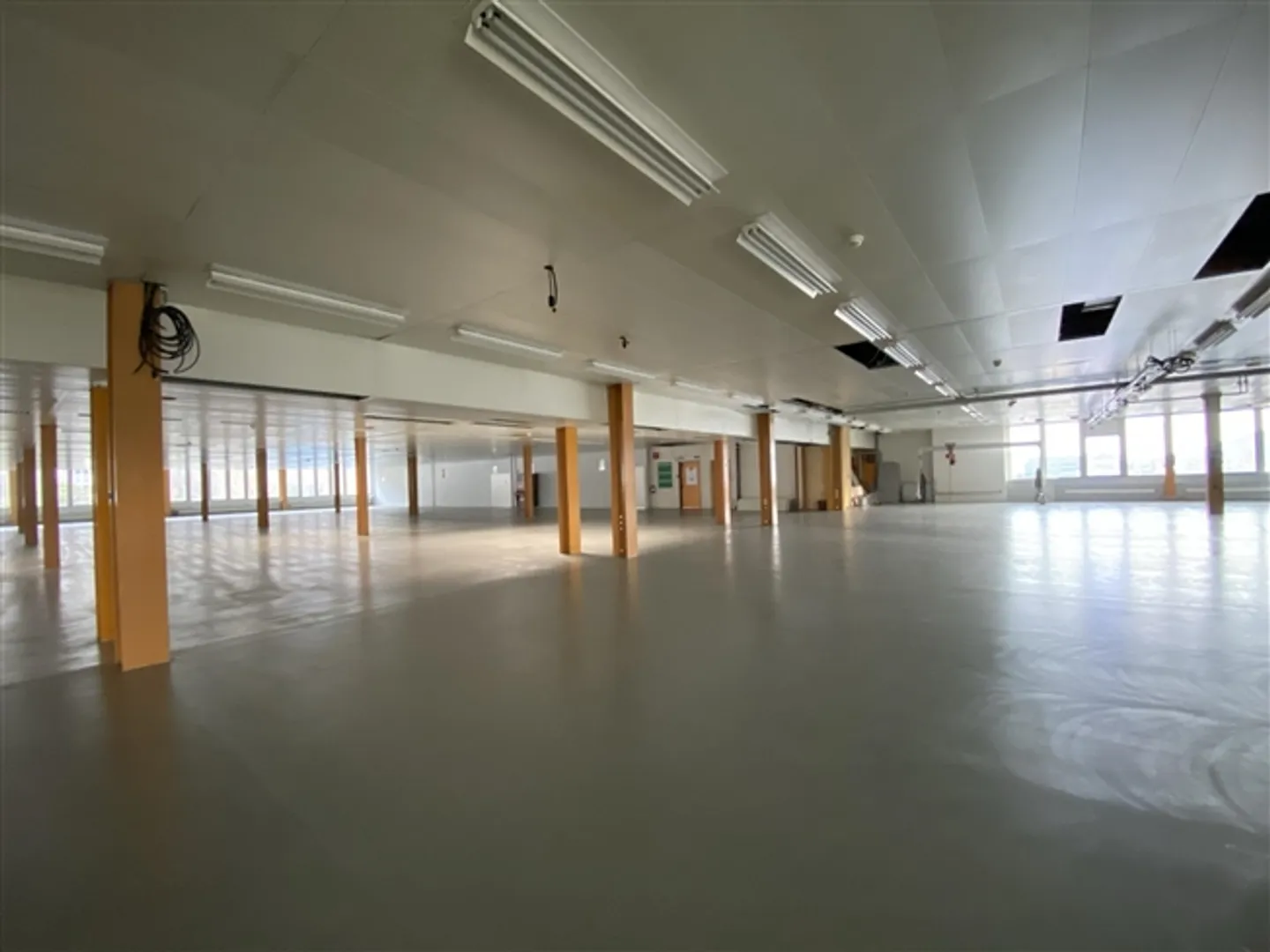 Commercial Space - Photo 2 of 8