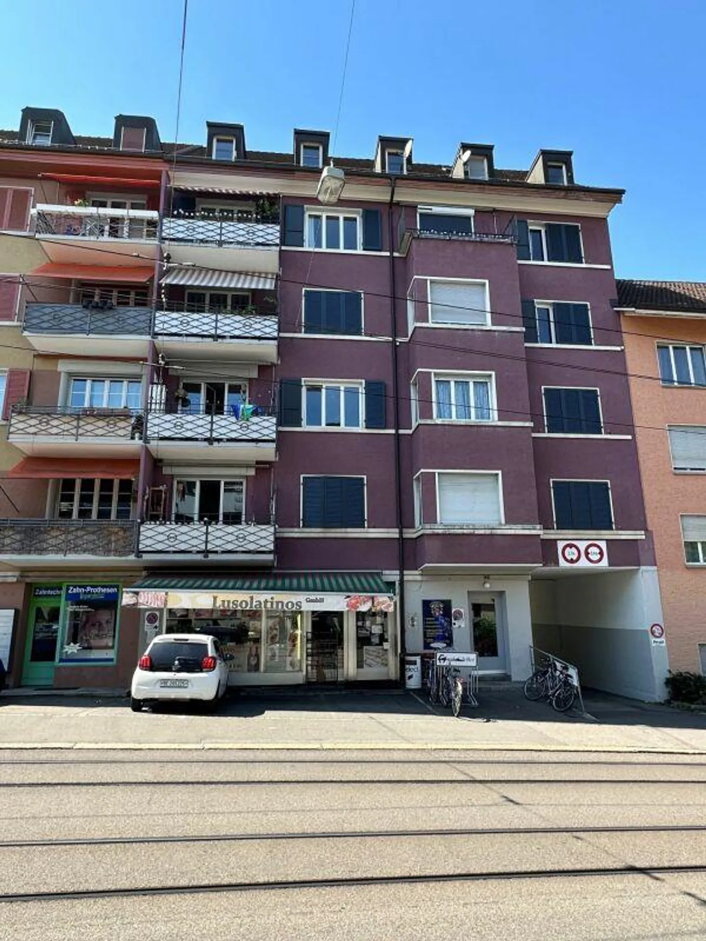 Appartement ancien dans un emplacement central - Photo 1 sur 7