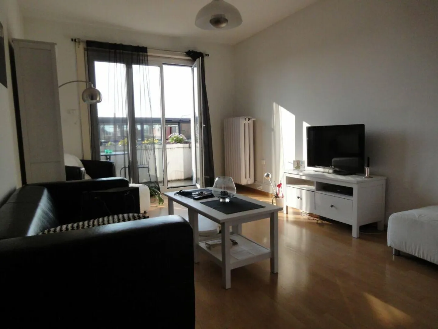 Appartement ancien dans un emplacement central - Photo 3 sur 7
