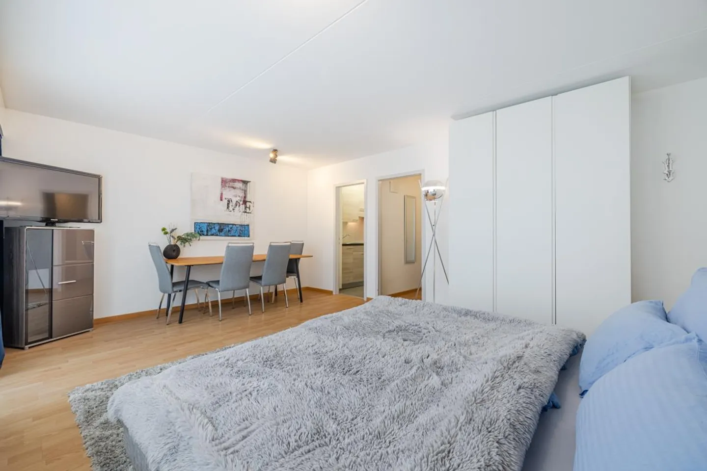 Möblierte Wohnung mit Balkon - Foto 3 von 10