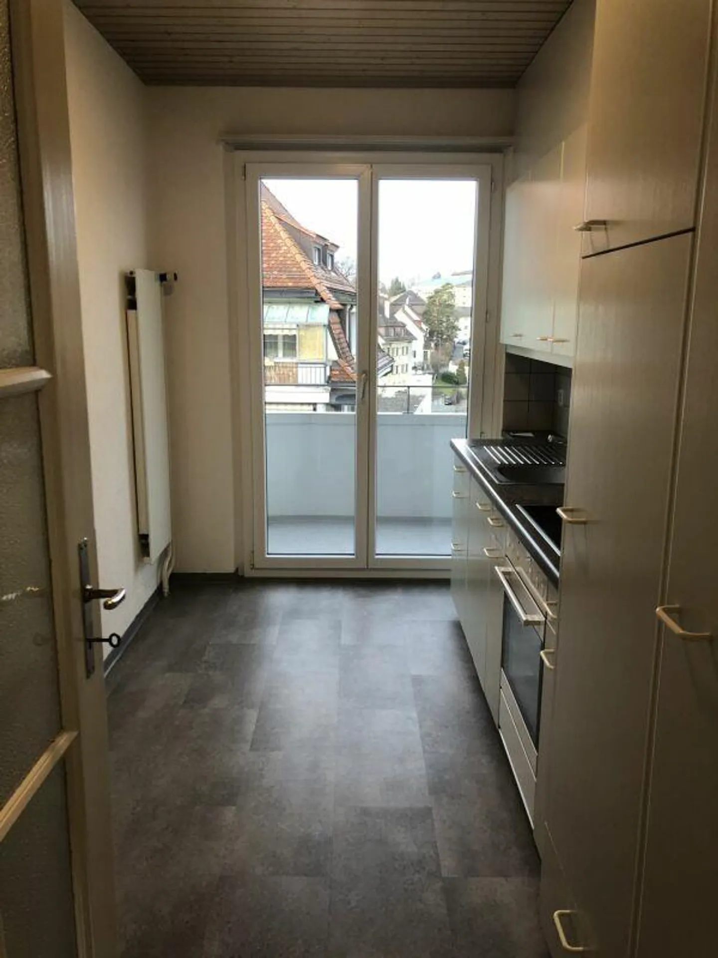 Appartement ancien dans un emplacement central - Photo 5 sur 7