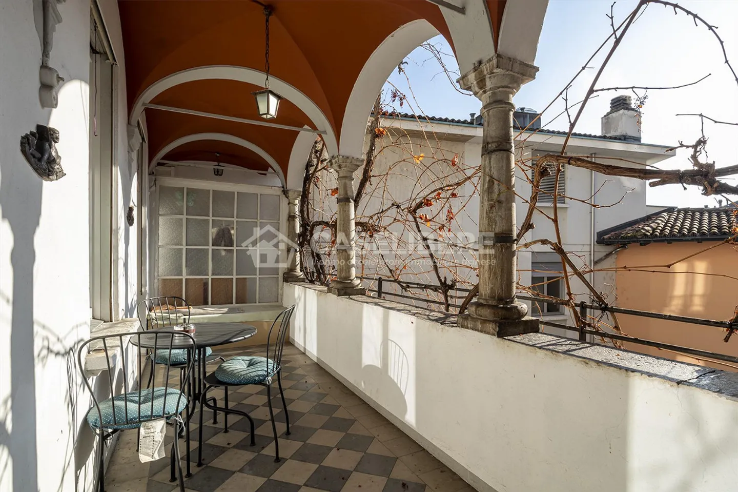 ELEGANT 5-ROOM STUDIO IN DOWNTOWN LUGANO - Photo 1 of 3