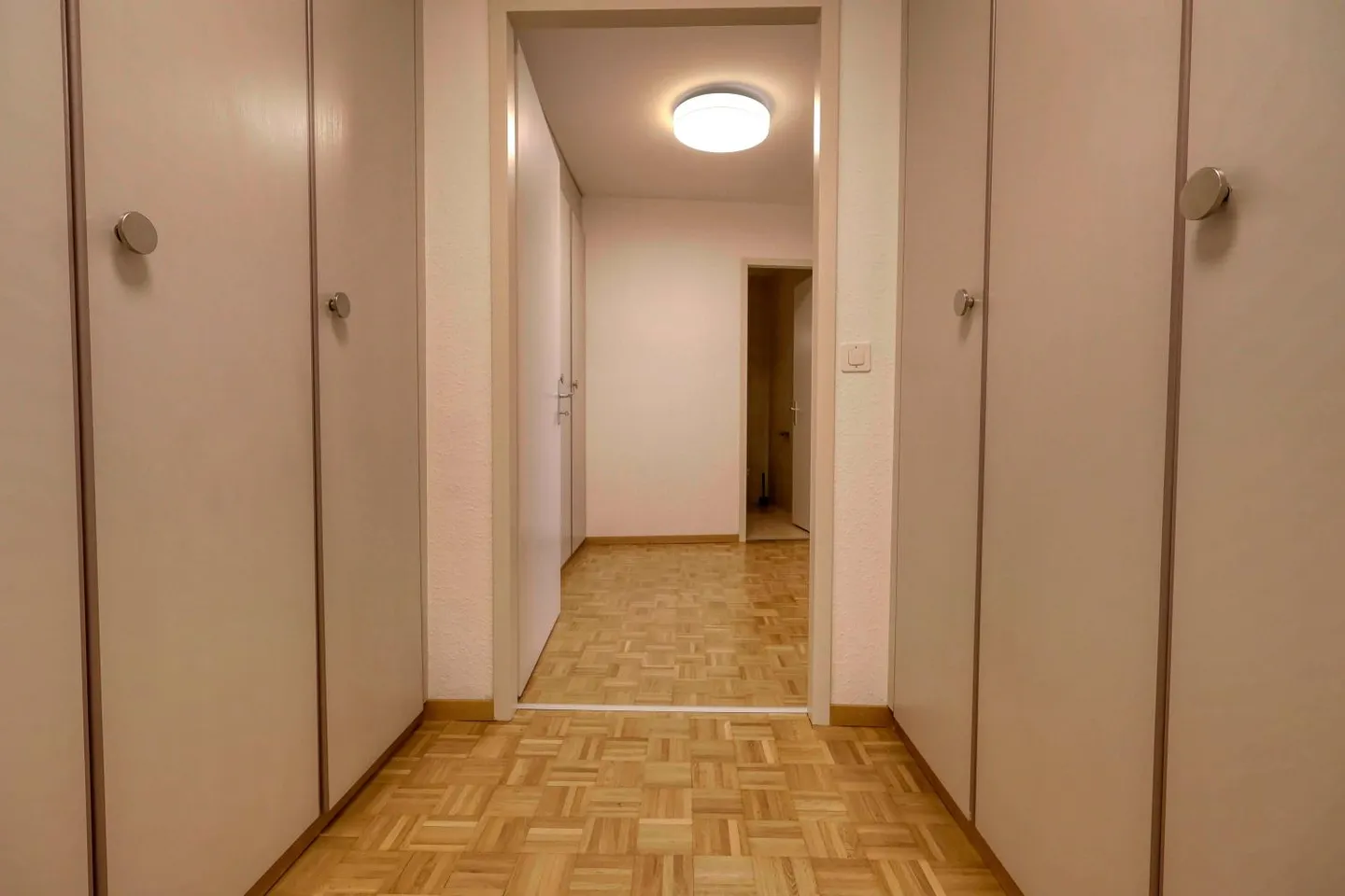 Coliving Comfort and Community in the Heart of Geneva - Photo 9 of 12