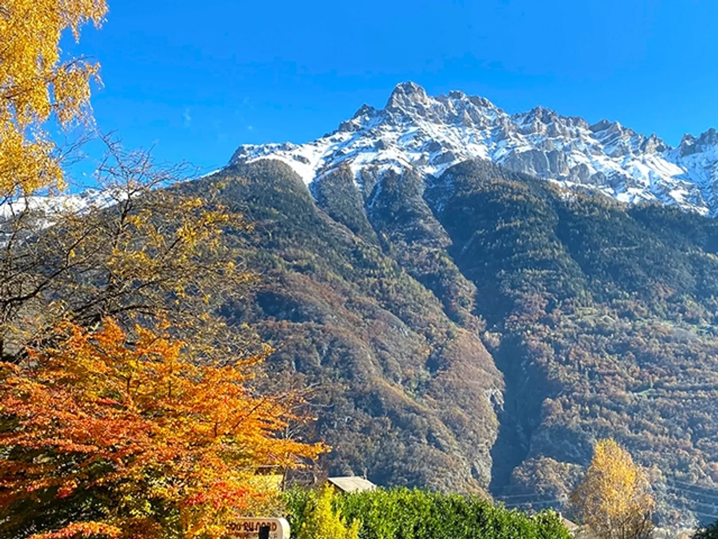 MARTIGNY OUEST - BEL PALAZZO - RENDIMENTO INTERESSANTE - Foto 2 di 4