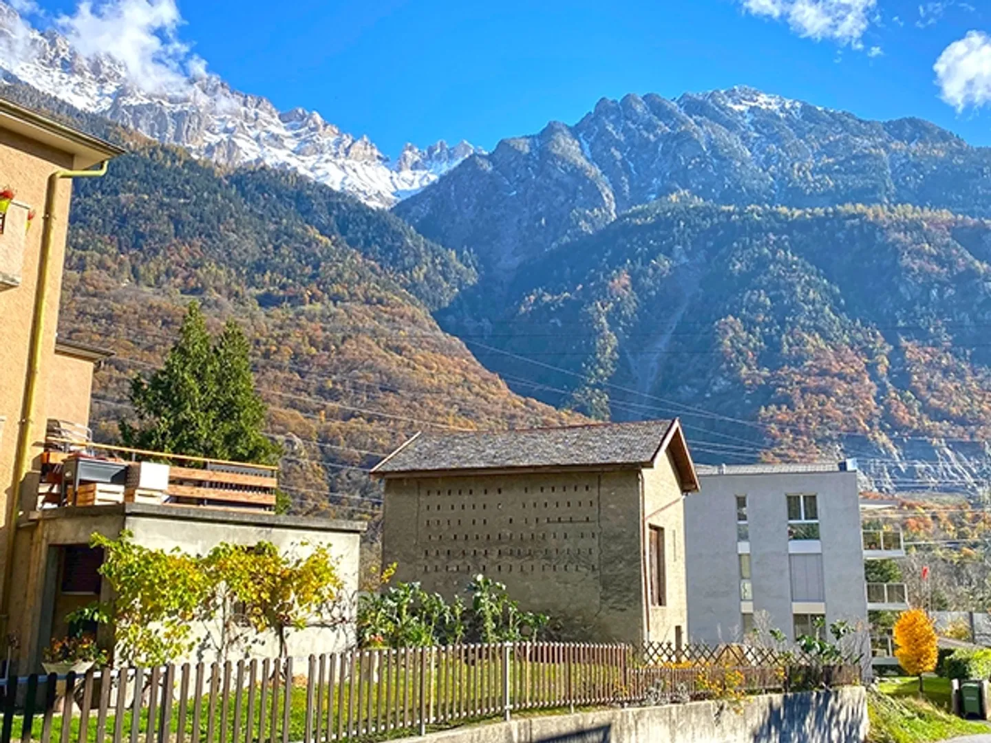 MARTIGNY OUEST - BEL PALAZZO - RENDIMENTO INTERESSANTE - Foto 3 di 4