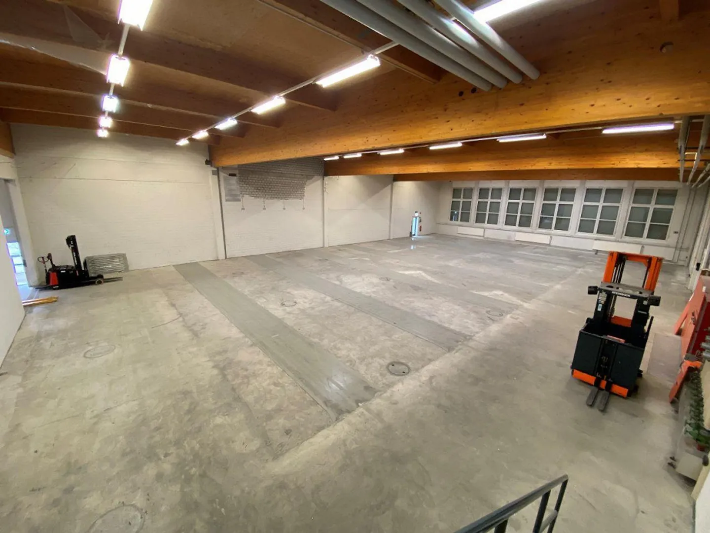 Commercial space, individually usable 1346 m2 (divisible) - Photo 1 of 8