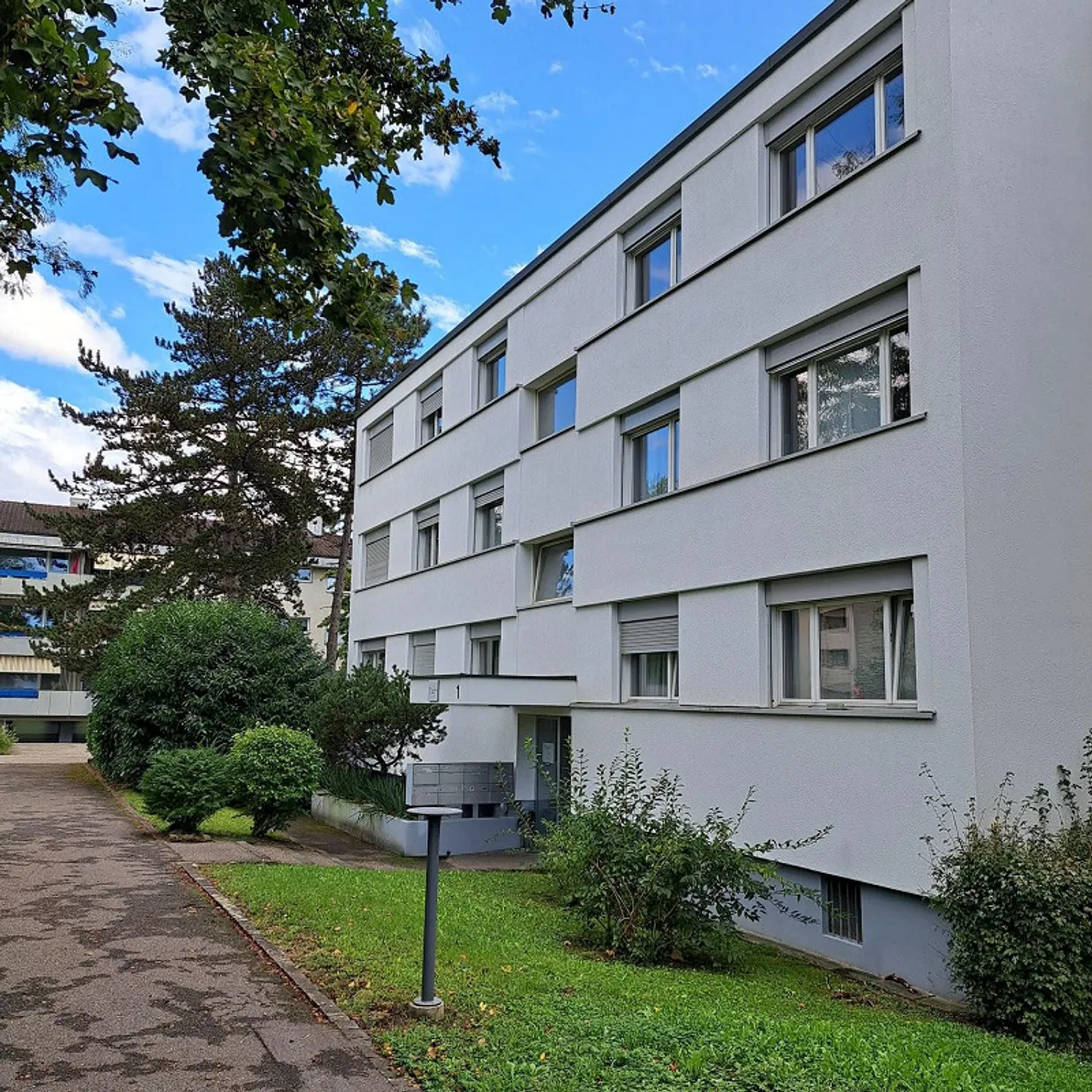 Modern 4-room apartment near the village center - Photo 1 of 9