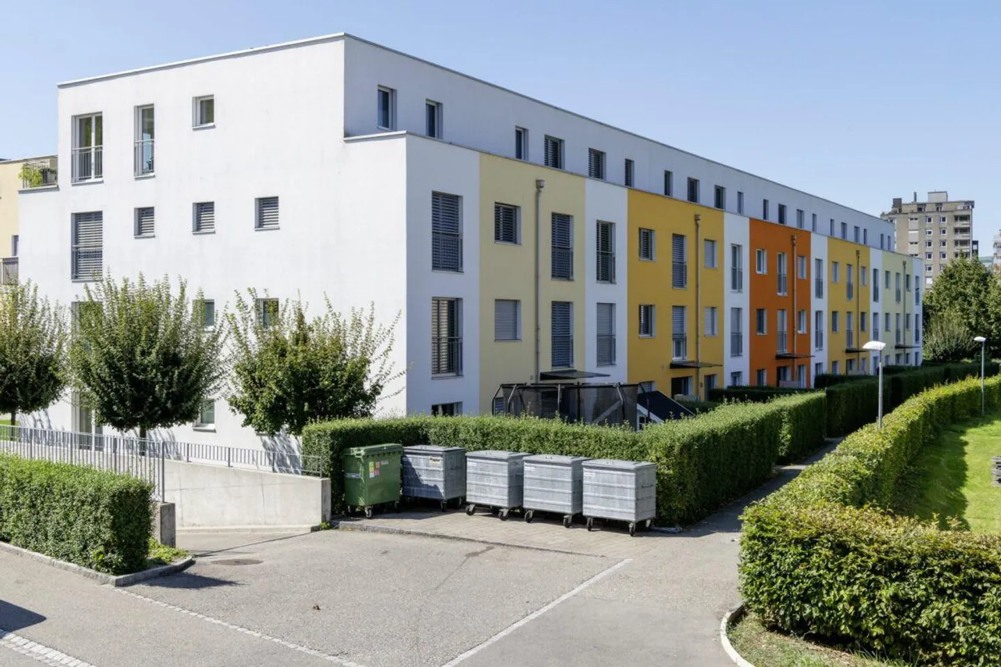 BELLISSIMO APPARTAMENTO CON AMPIO BALCONE - Foto 2 di 8