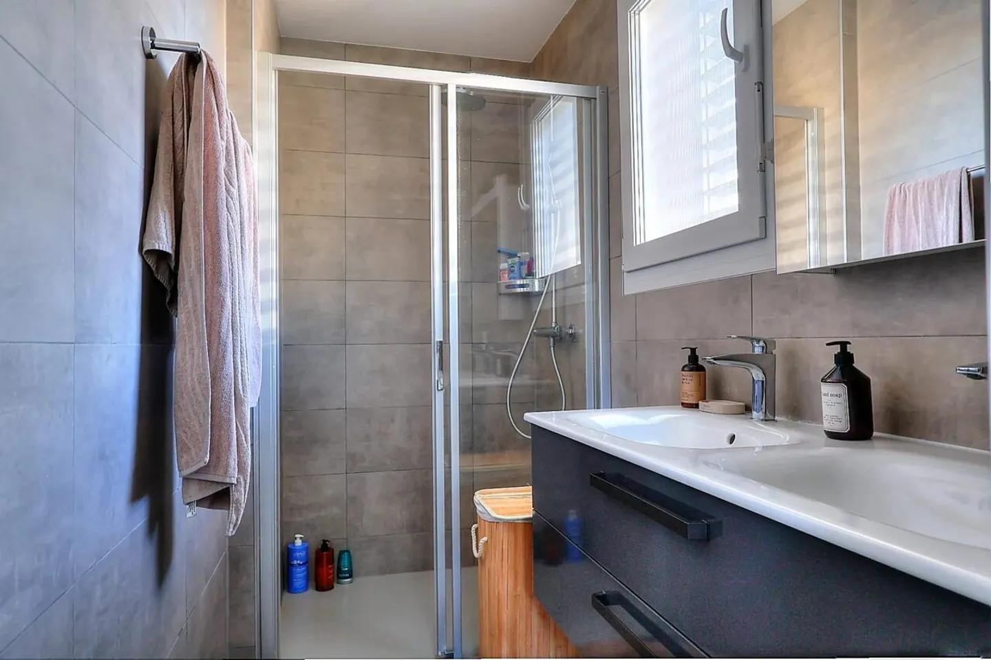Villa contemporanea recente e luminosa di 4,5 stanze - Foto 9 di 10
