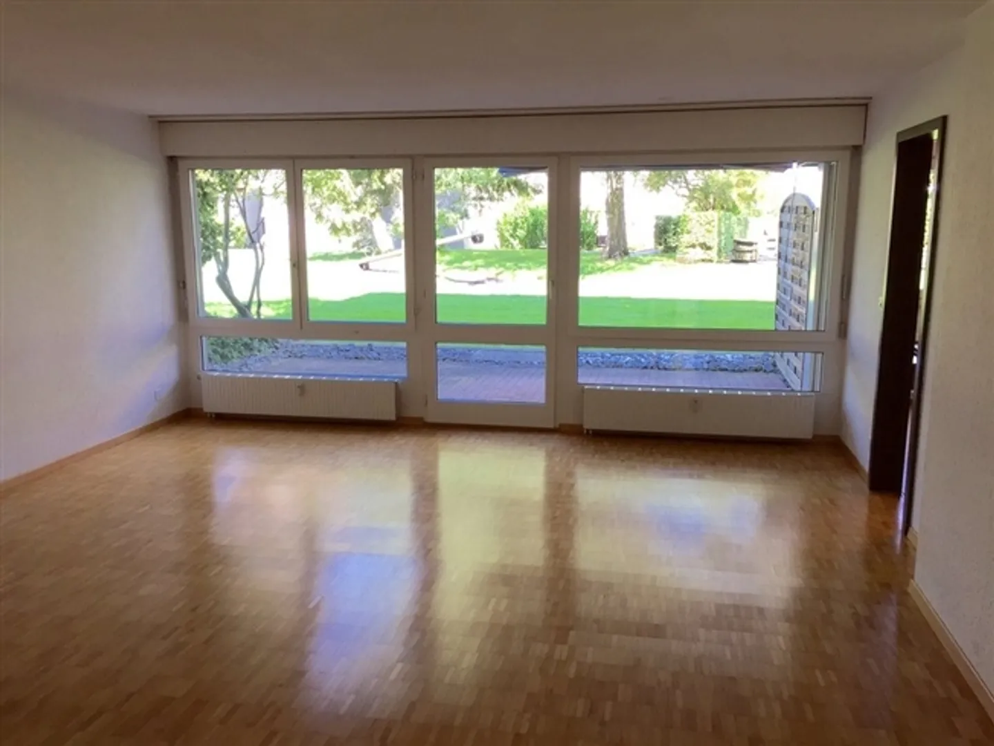 Appartamento temporaneo di 3,5 stanze al piano terra con patio - Foto 1 di 7