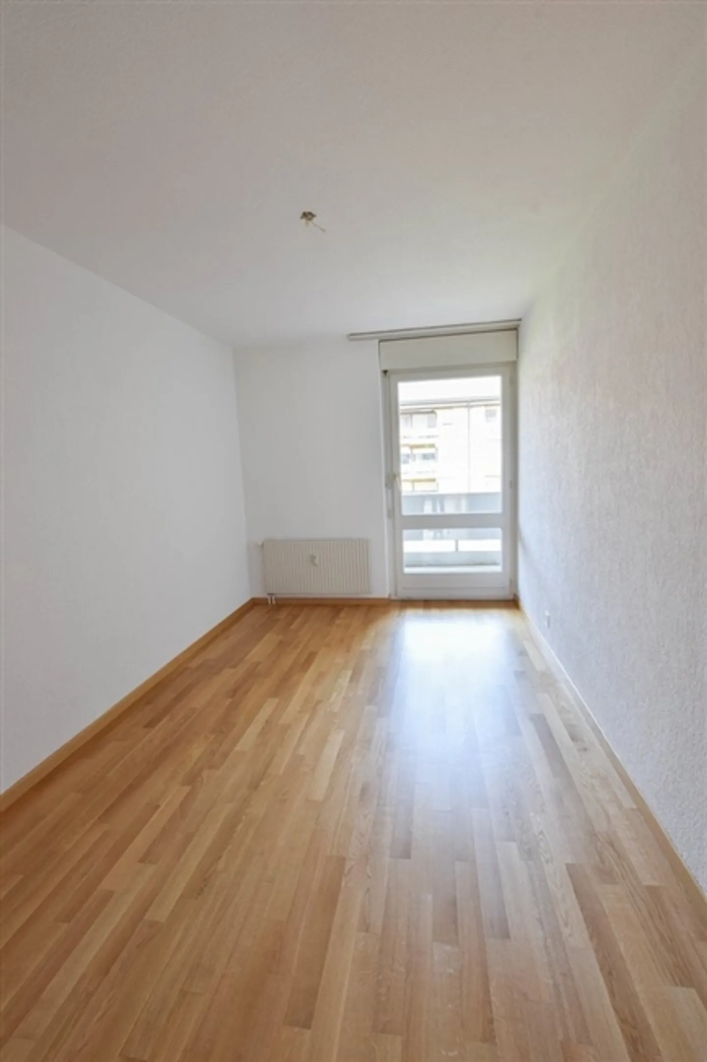 Appartamento temporaneo di 3,5 stanze al piano terra con patio - Foto 3 di 7