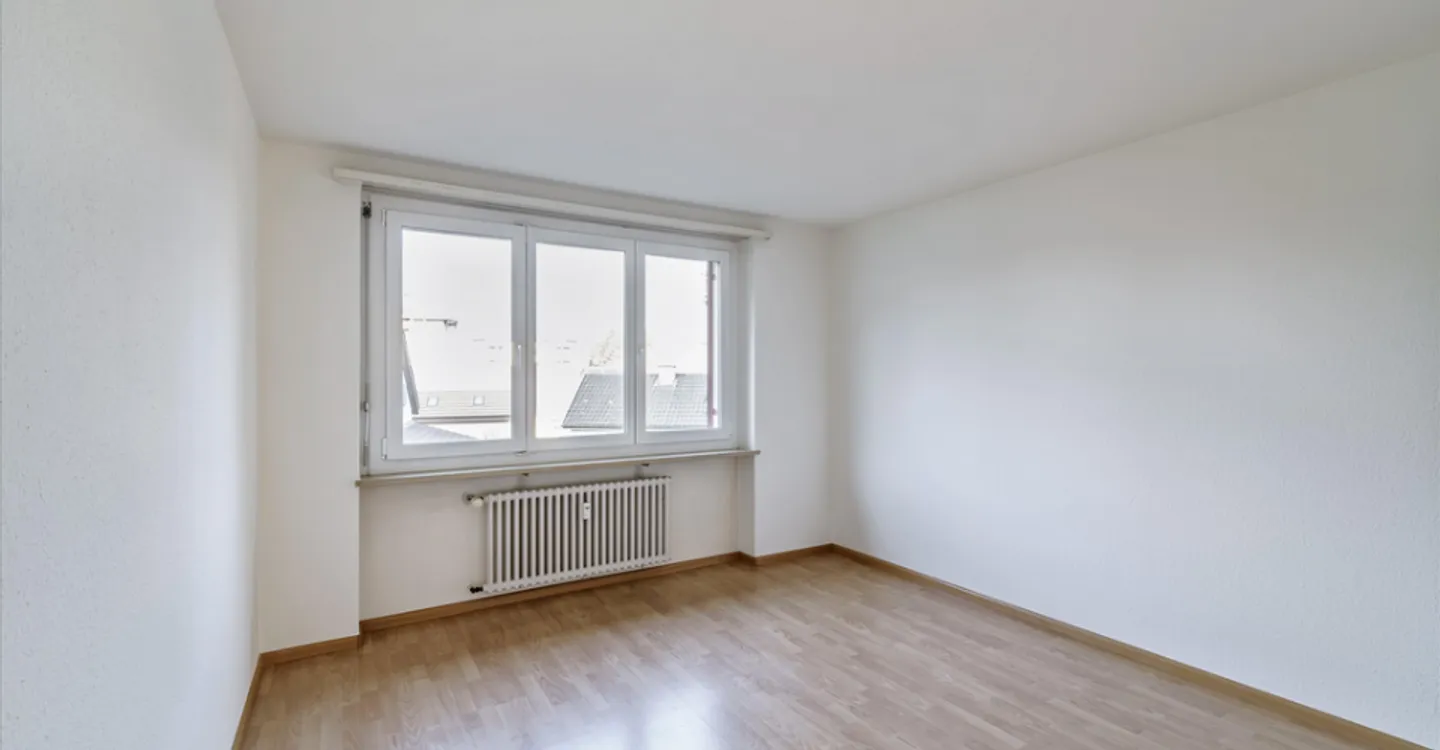 Attractive apartment near the train station - Photo 2 of 4