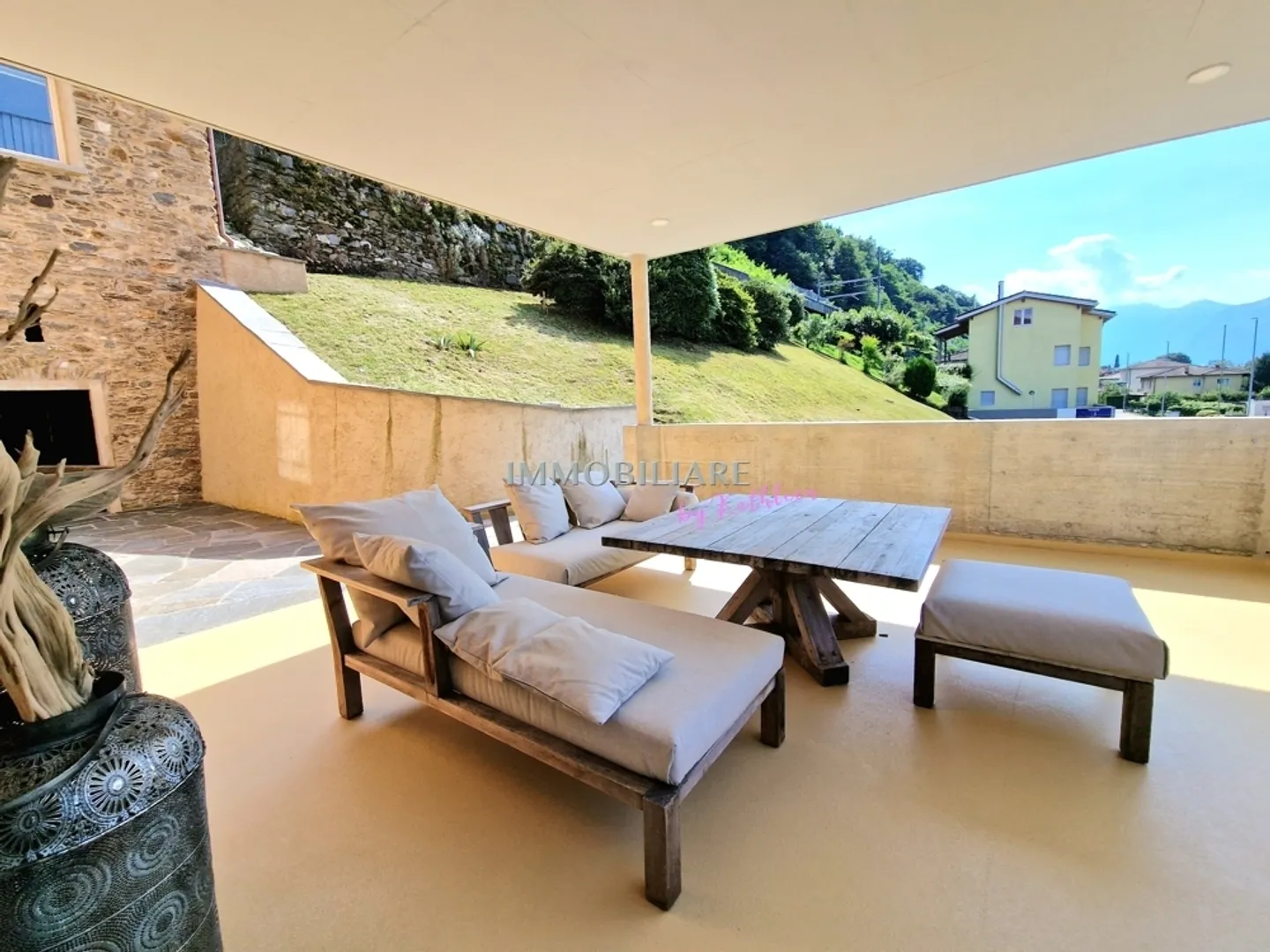 Appartamento per vacanze ristrutturato con grande terrazza coperta e grotta - Foto 2 di 13