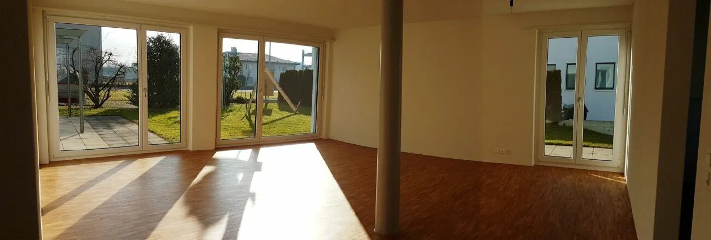 Grosszügige 4.5-Zimmerwohnung mit Pergola - Foto 3 von 11