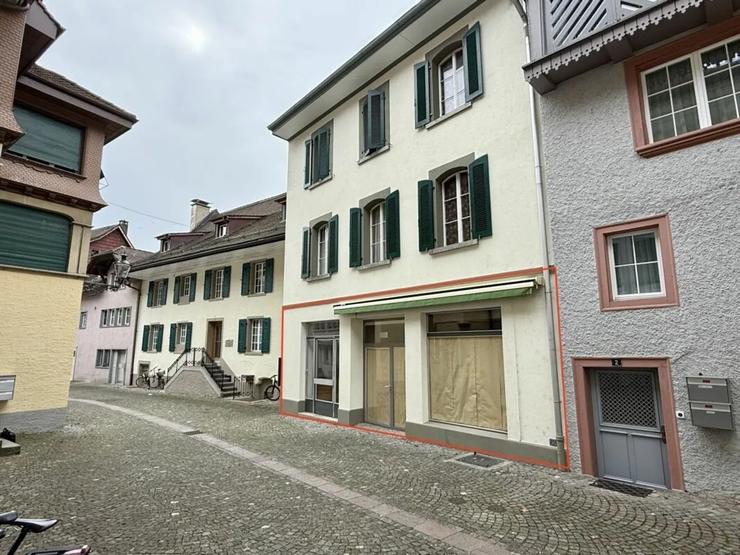 Espace commercial attrayant dans la vieille ville de Zofingen - Photo 2 sur 9