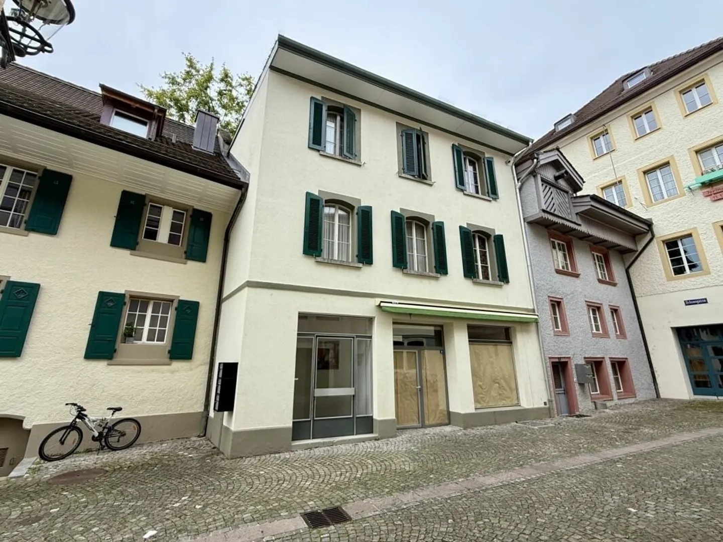 Espace commercial attrayant dans la vieille ville de Zofingen - Photo 3 sur 9