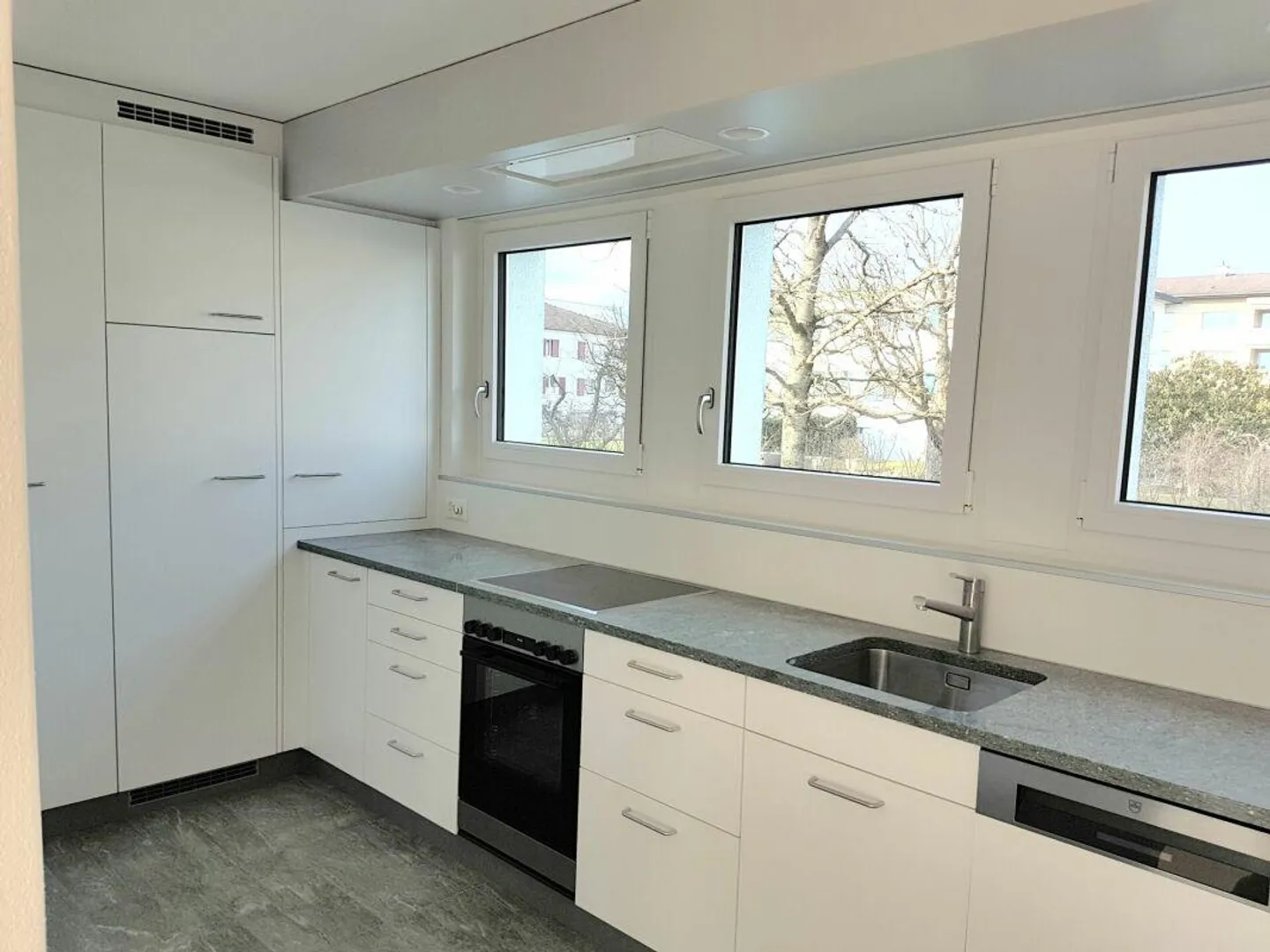 Grosszügige 4.5-Zimmerwohnung mit Pergola - Foto 6 von 11