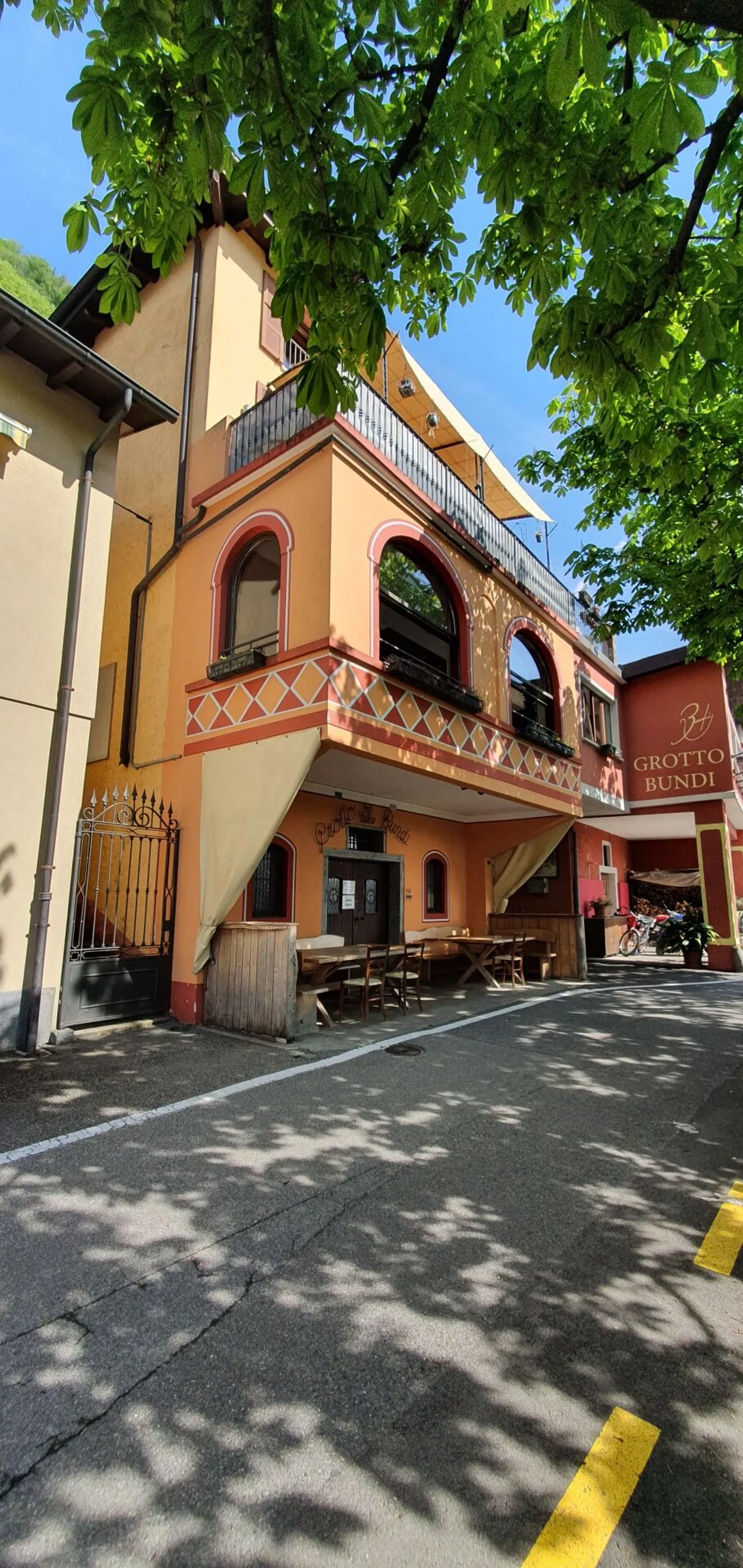 Grotto Bundi vicino alle cantine di Mendrisio - Foto 21 di 31