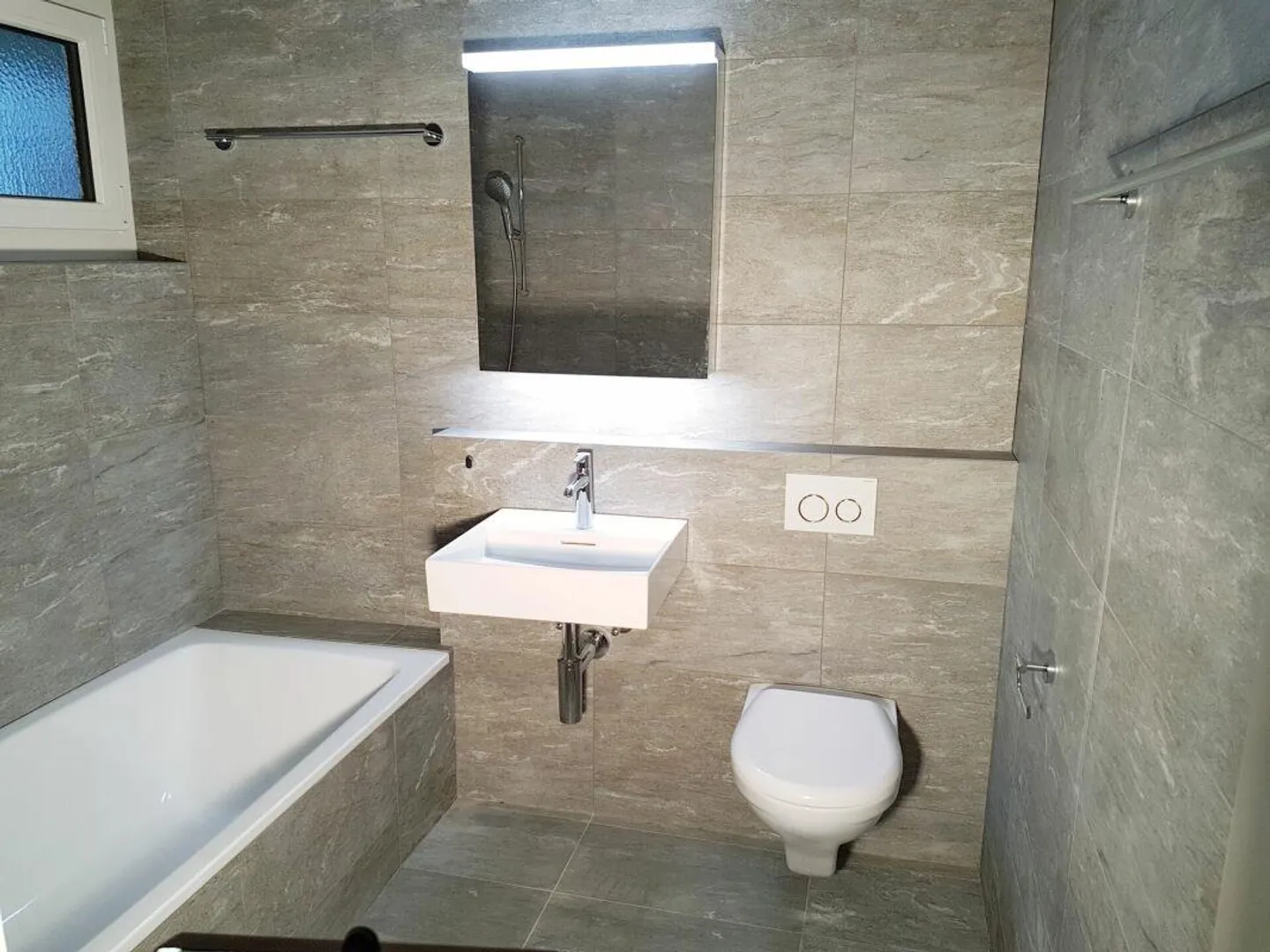 Grosszügige 4.5-Zimmerwohnung mit Pergola - Foto 8 von 11