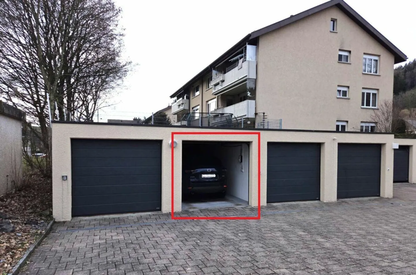 In vendita in Zihlackerring 13 a Turbenthal grande appartamento di 4,5 locali. Solo 2 minuti a piedi dai mezzi pubblici. - Foto 4 di 14