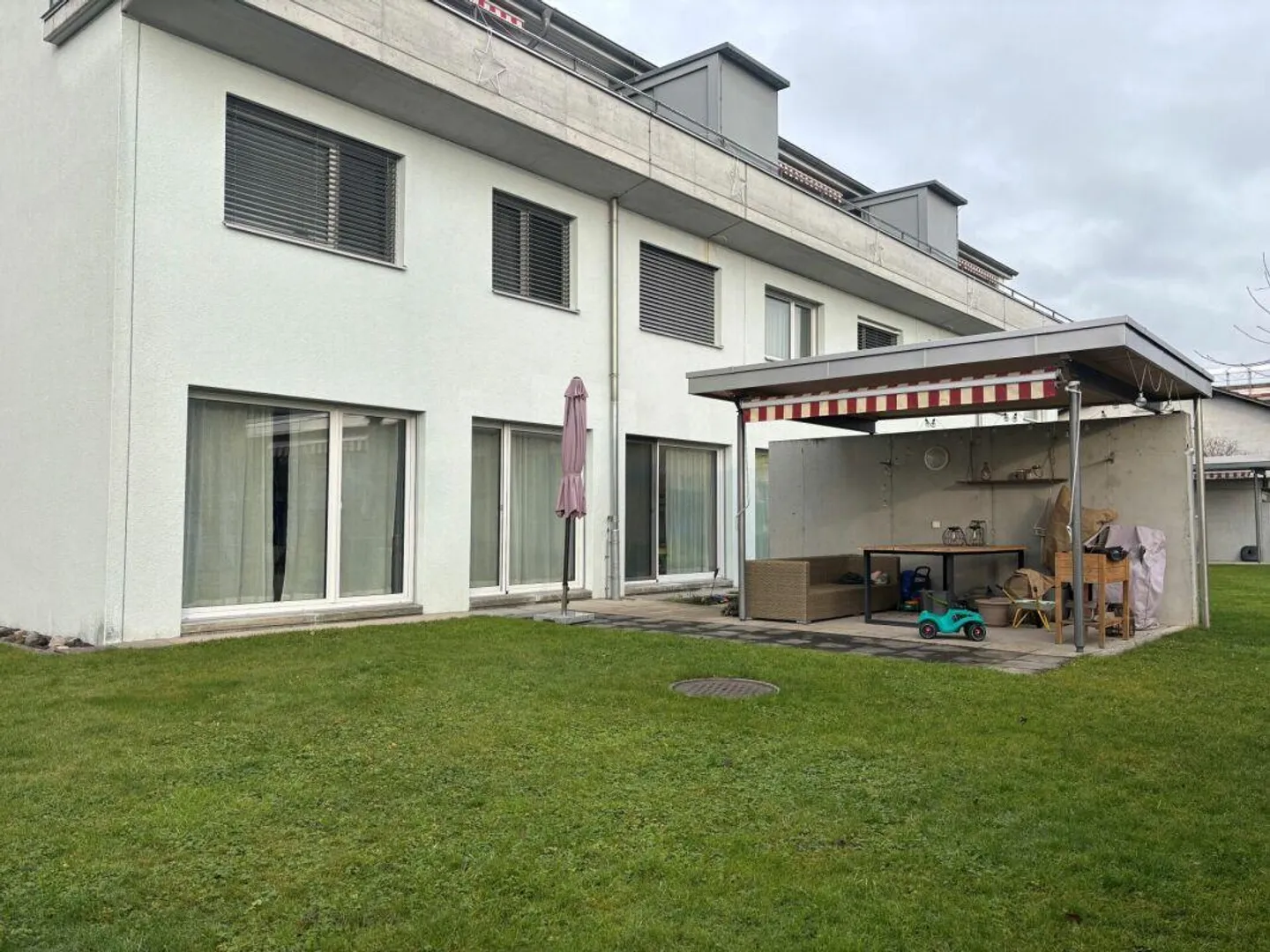 Grosszügige 4.5-Zimmerwohnung mit Pergola - Foto 9 von 11