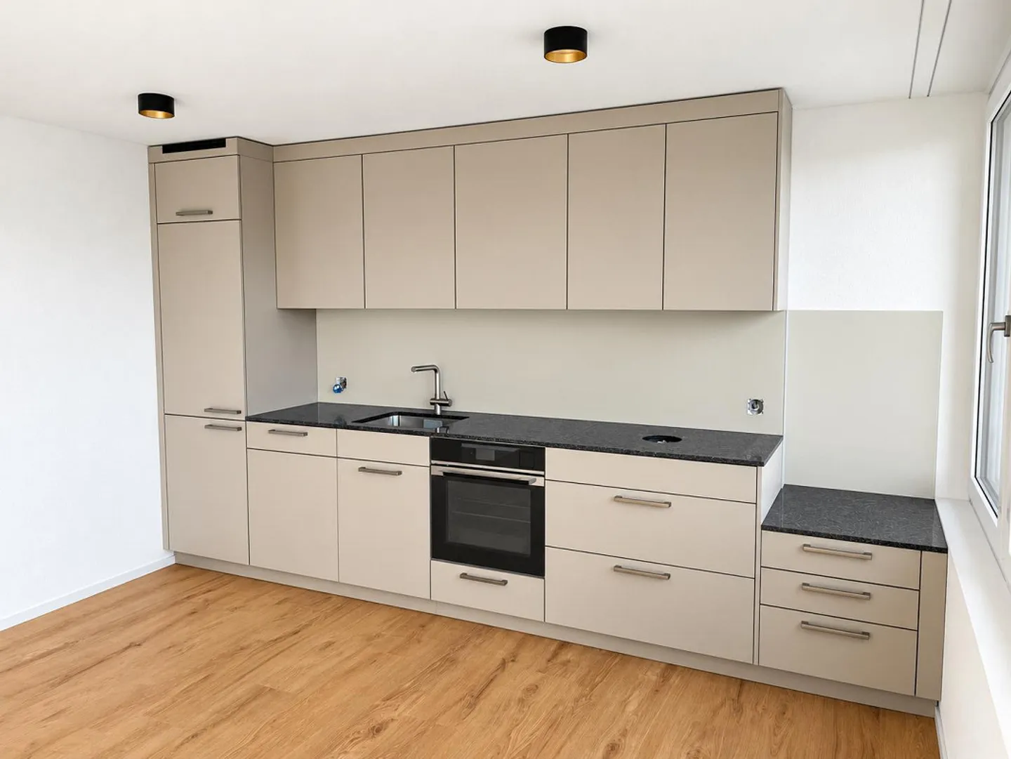 Appartamento 3.5 locali - soleggiato, spazioso e con vista / 1.2 - Foto 1 di 13