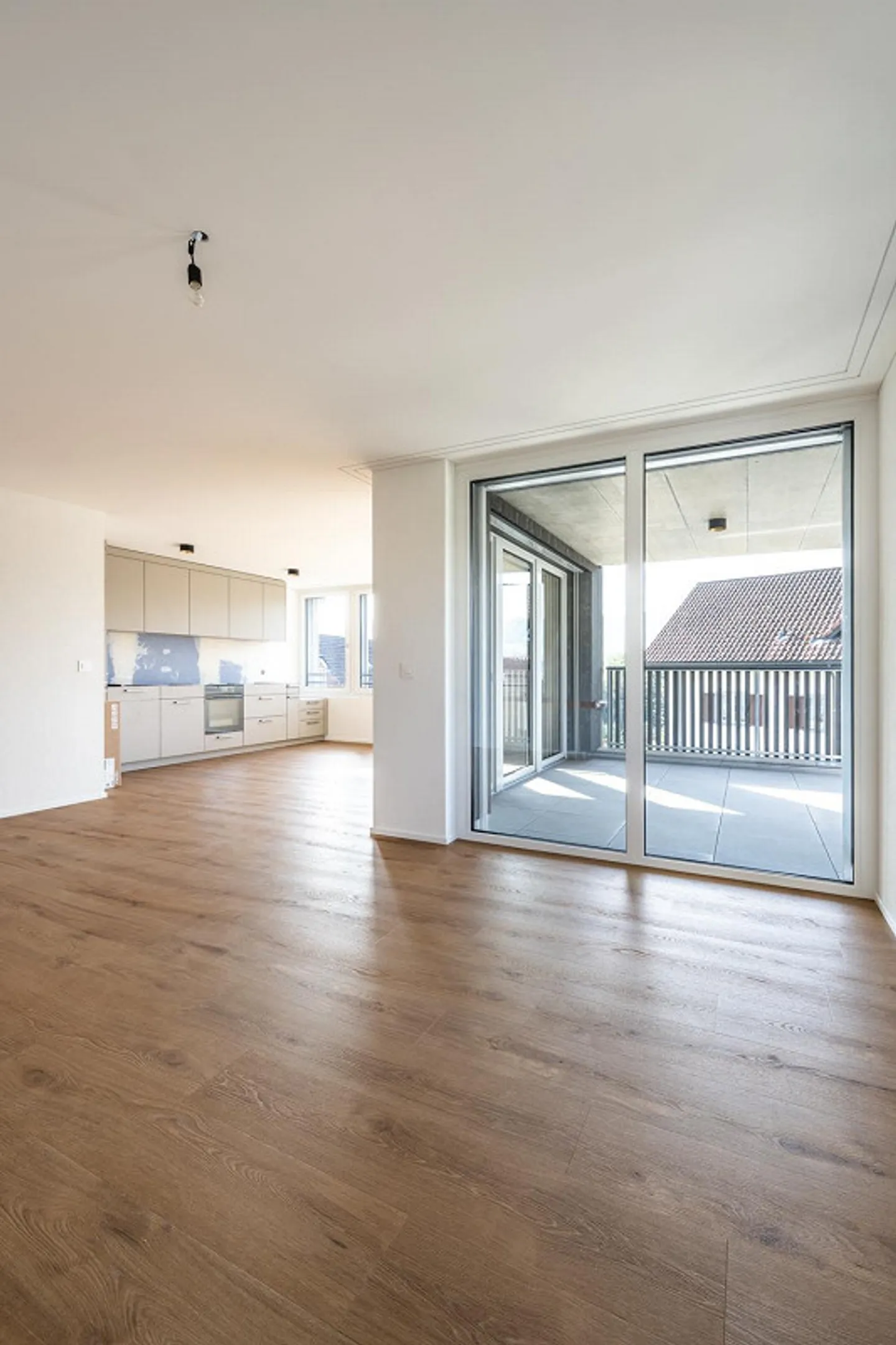 Appartamento 3.5 locali - soleggiato, spazioso e con vista / 1.2 - Foto 3 di 13