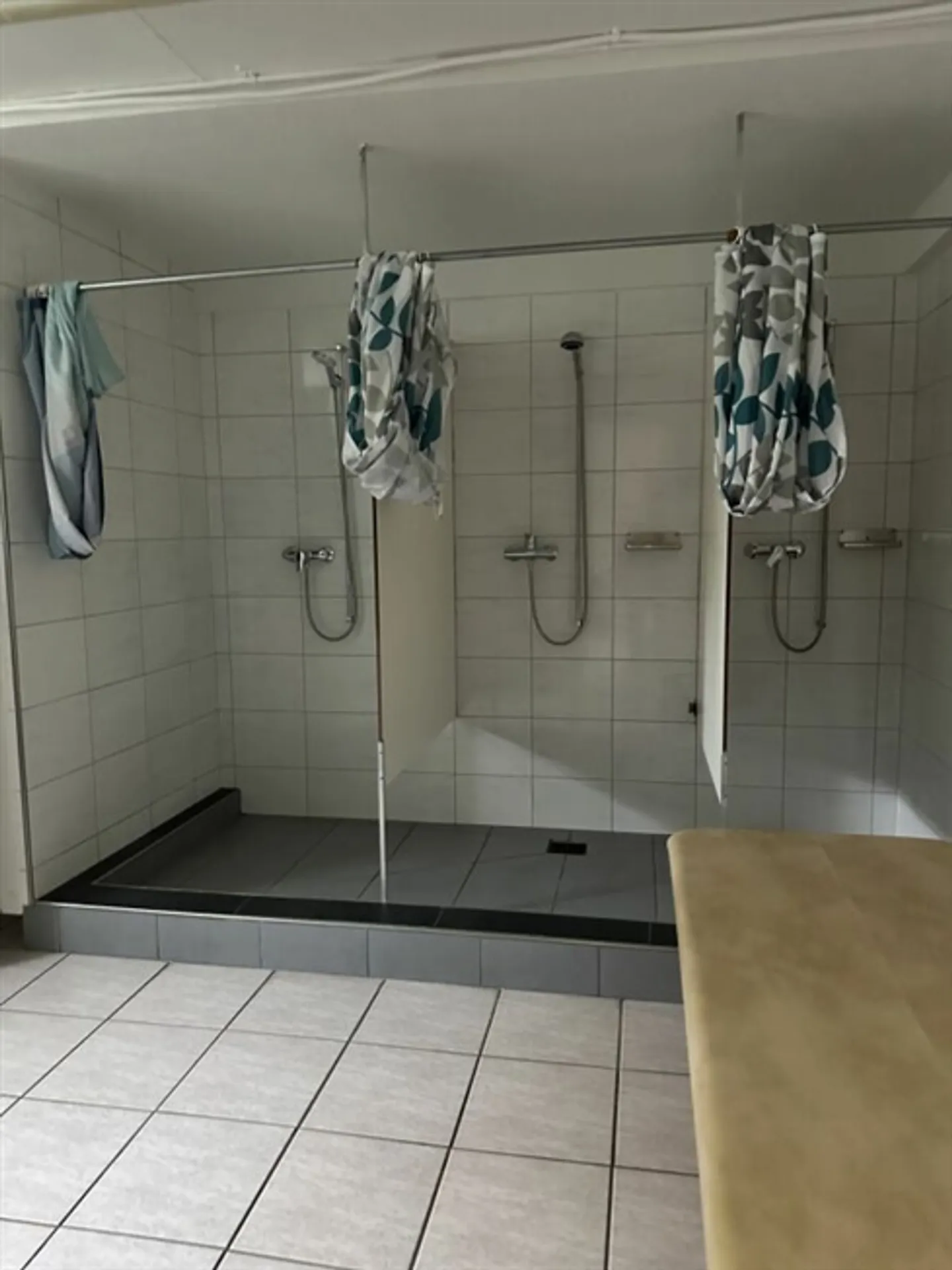 «Zimmer für Kurzzeitmiete, Saisoniers, Arbeiter» - Foto 10 von 15