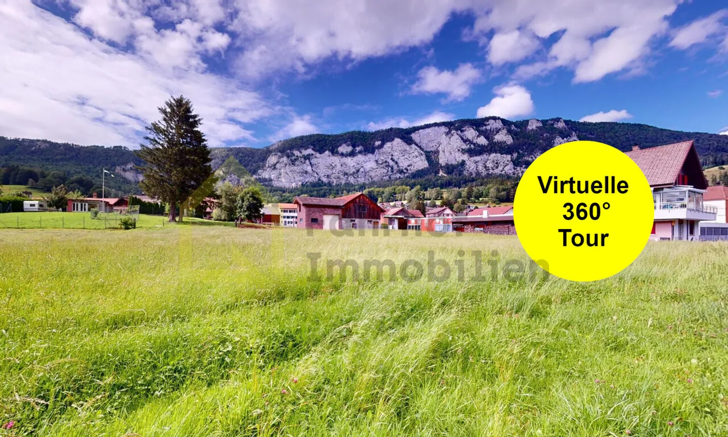 Edificio residenziale con annessi e 4.800 m2 di terreno - Foto 1 di 16