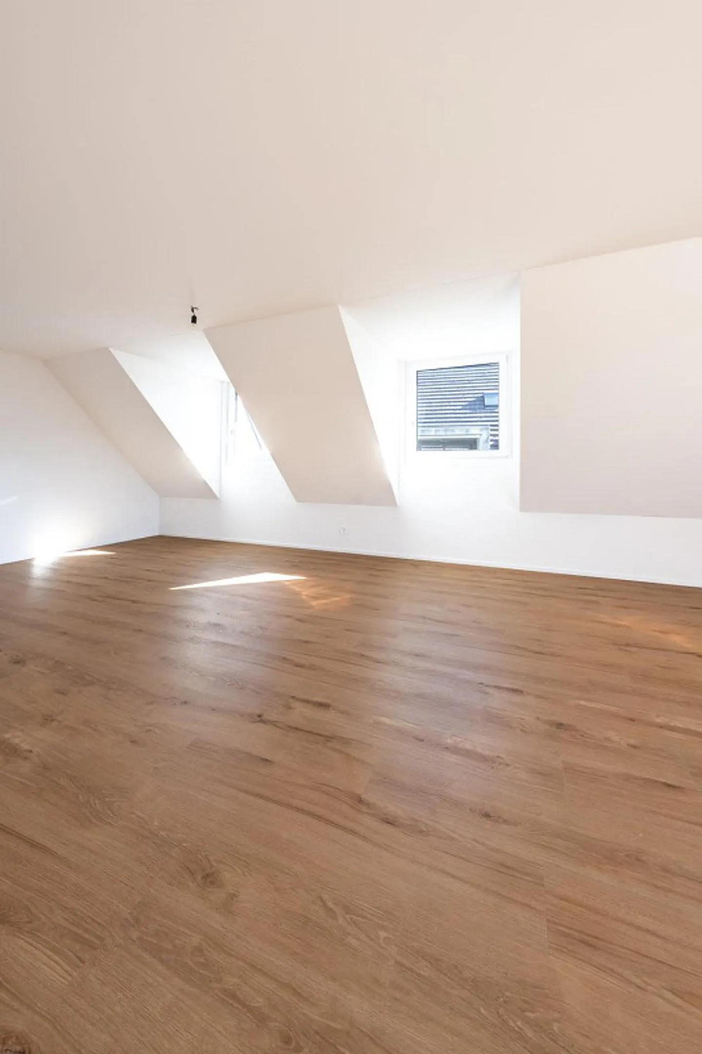 Appartement 2,5 pièces - beaucoup d'espace, vue et tranquillité / 2.1 - Photo 8 sur 12