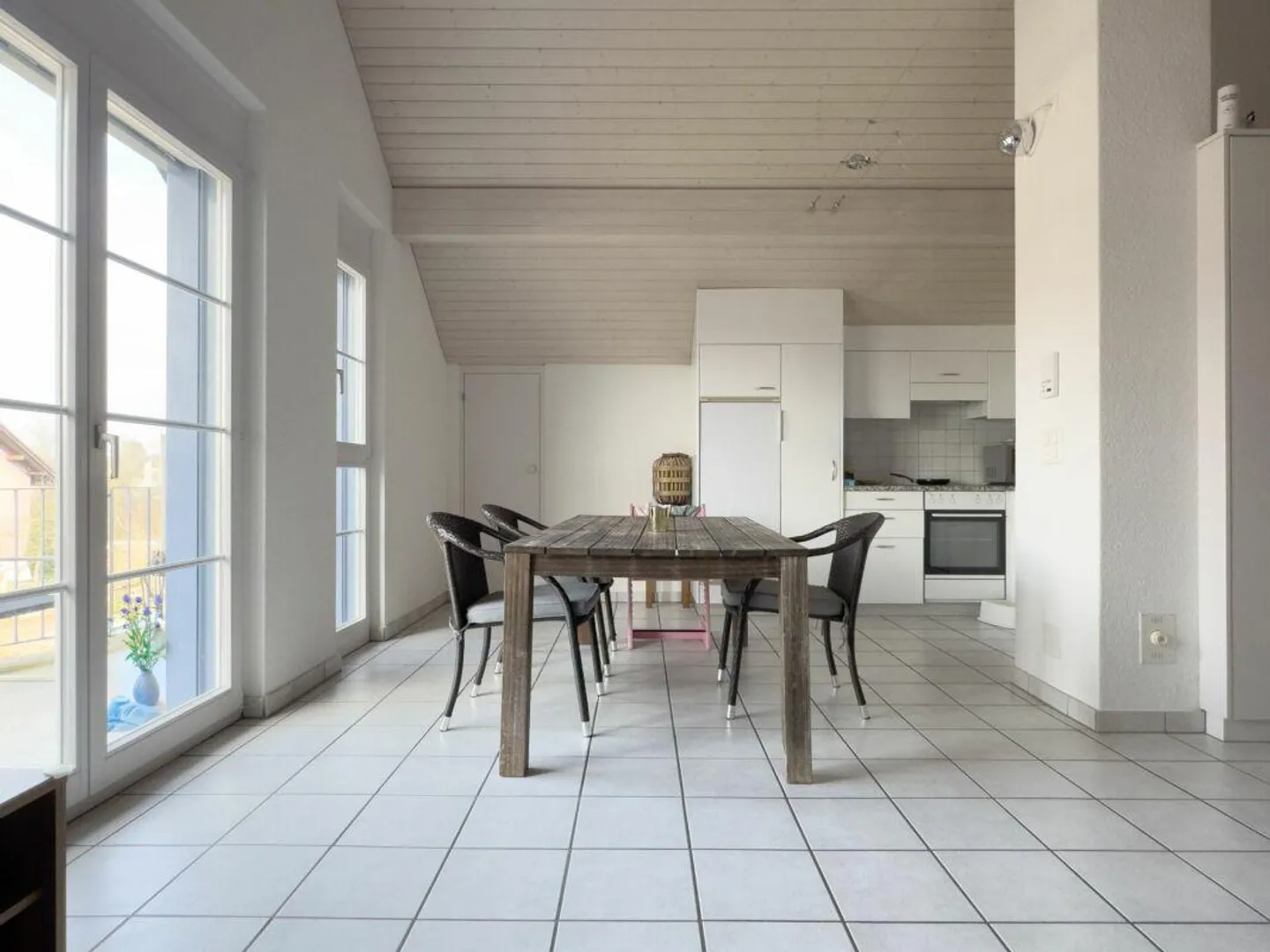 Sunny 3.5-room attic apartment with a lot of charm near the town of Aar... - Photo 5 of 15